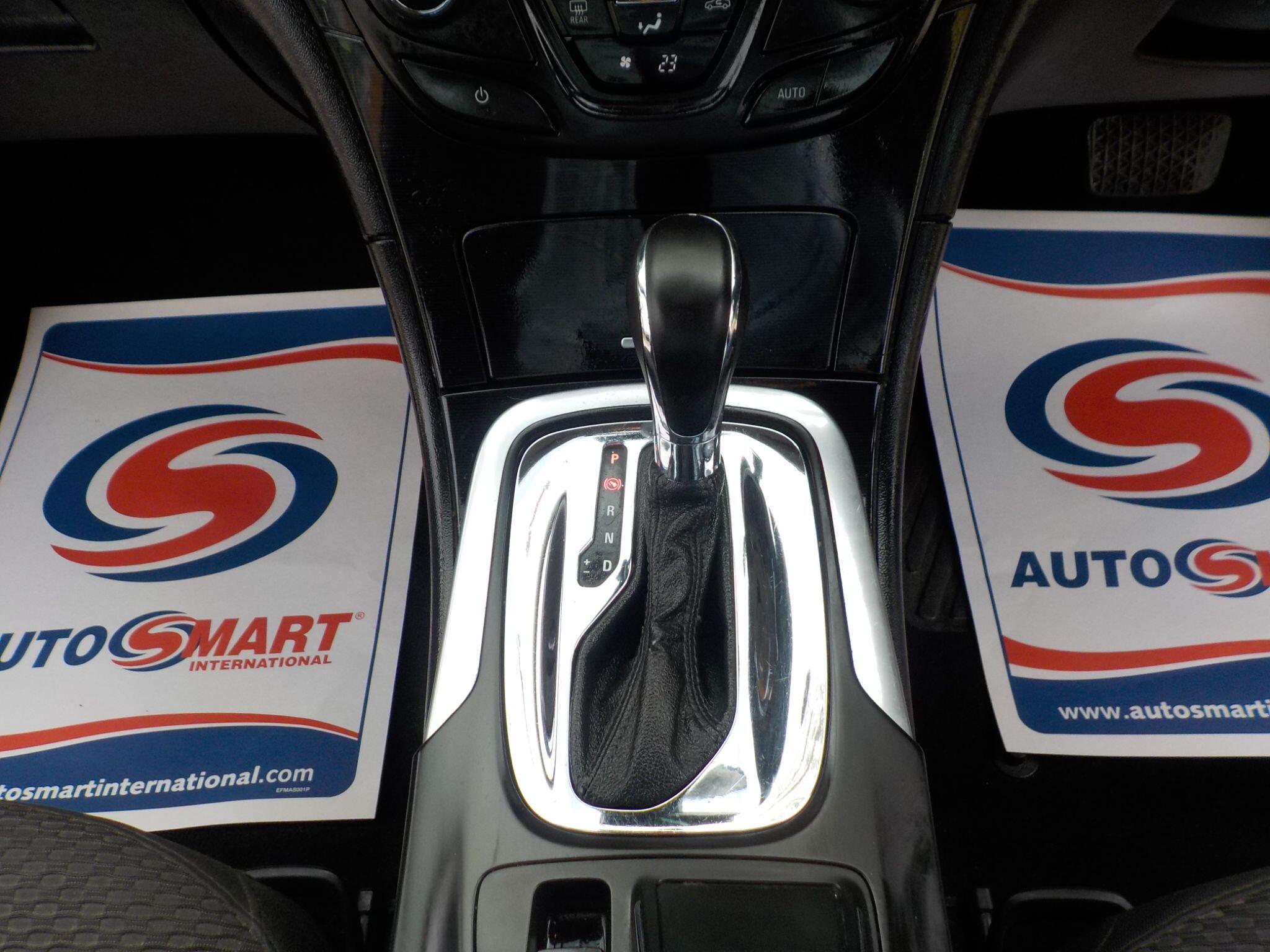 Vauxhall Insignia 2.0 CDTi Tech Line Auto Euro 5 5dr