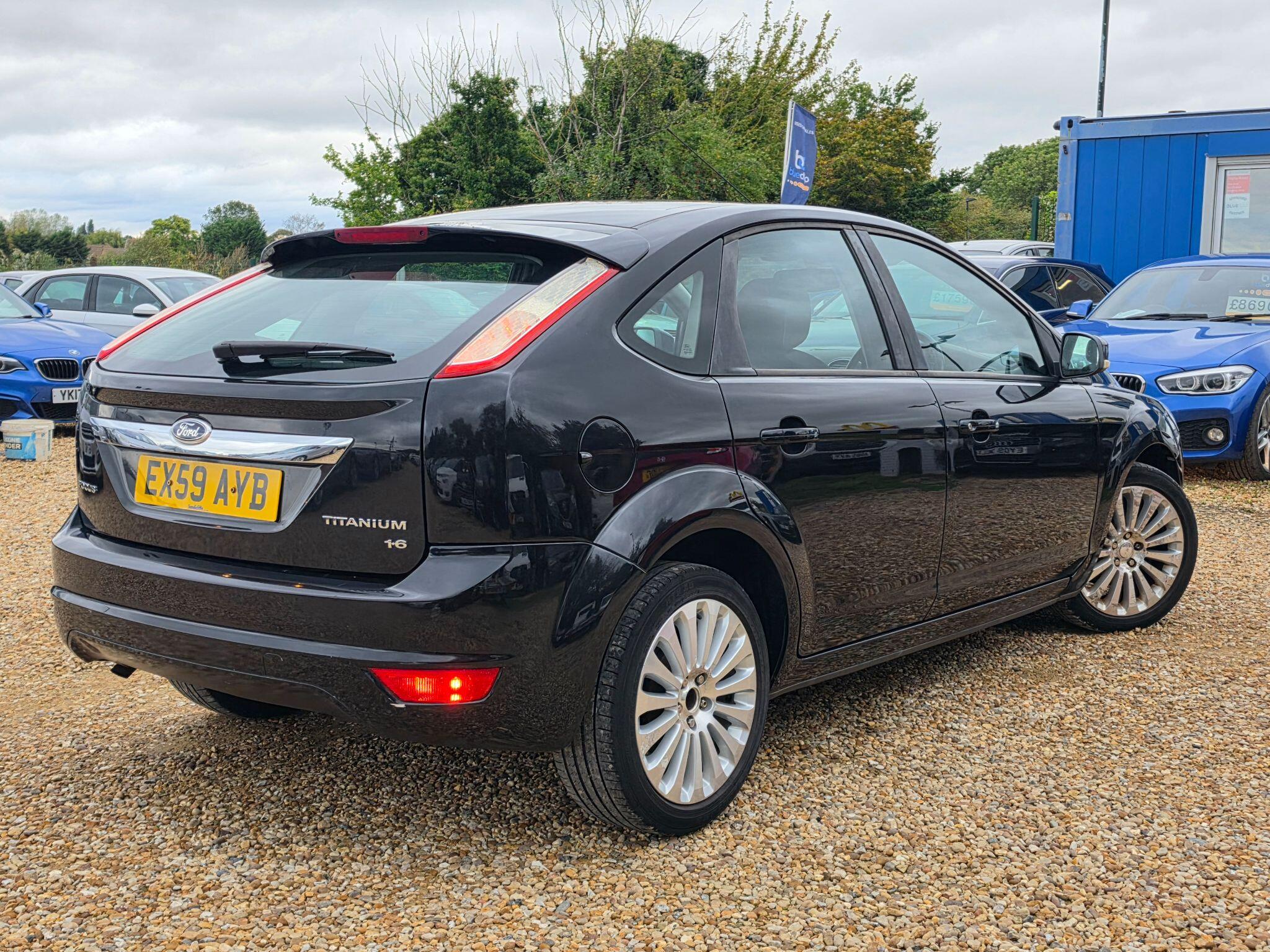 Ford Focus view 3