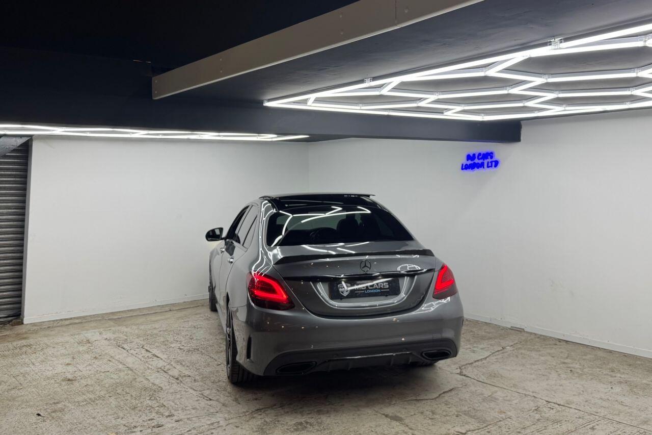 Mercedes-Benz C-Class view 37