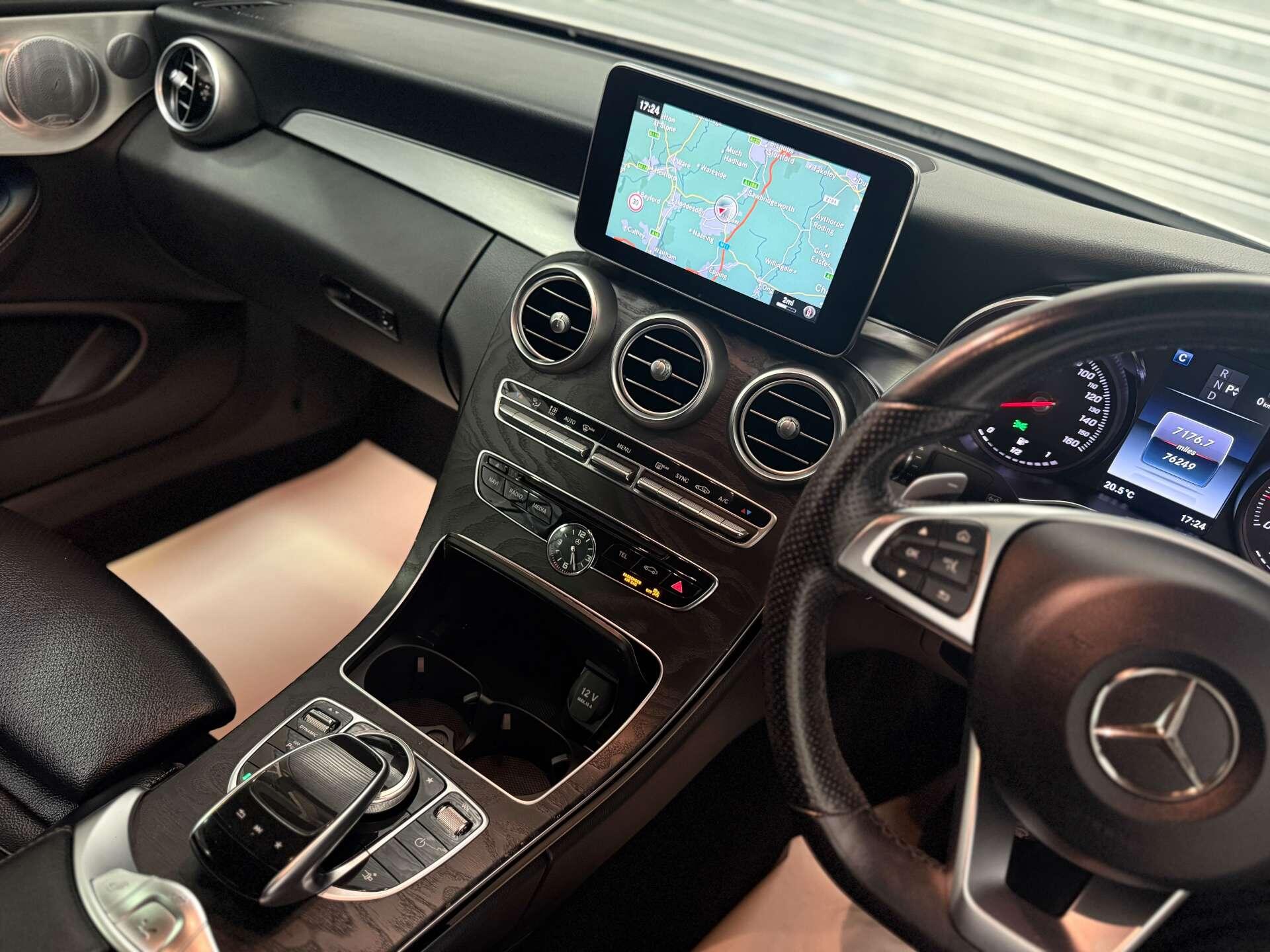 Mercedes-Benz C-Class view 22