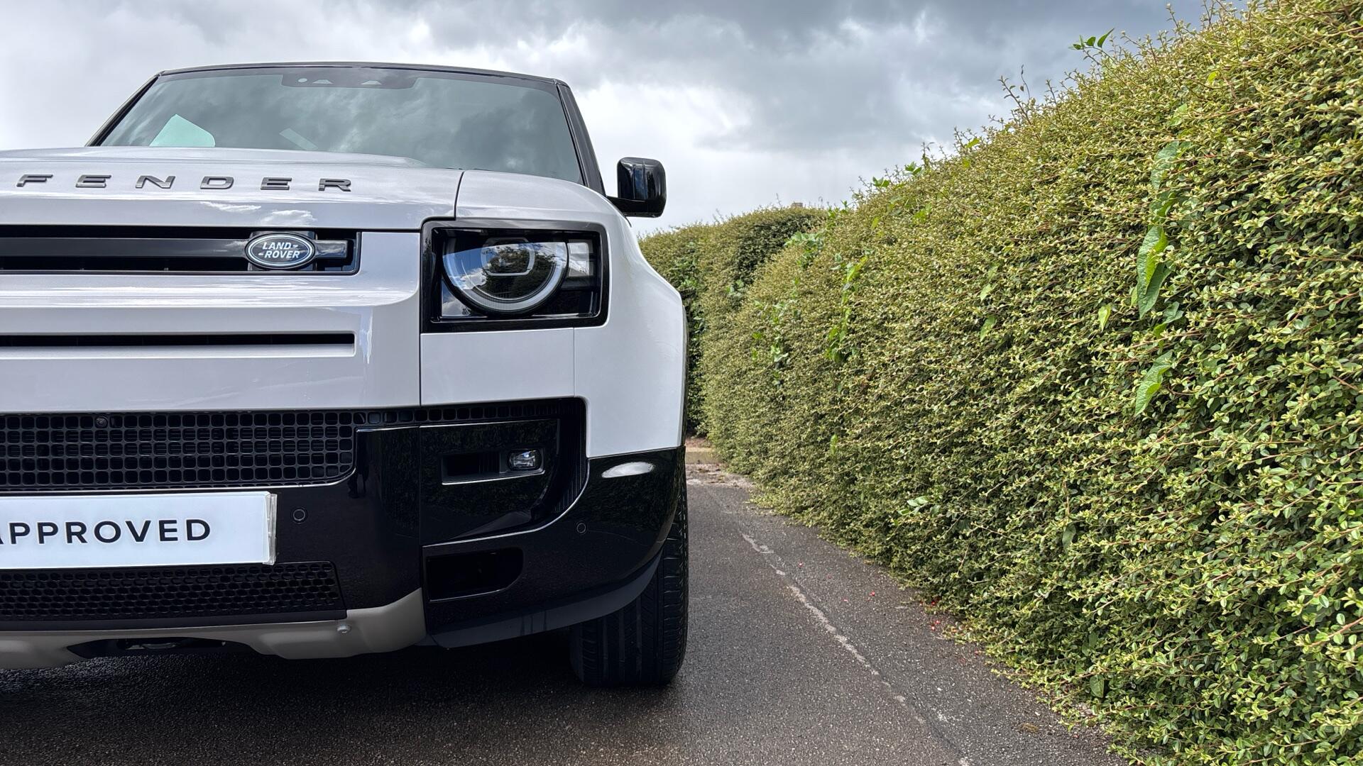 Land Rover Defender view 53