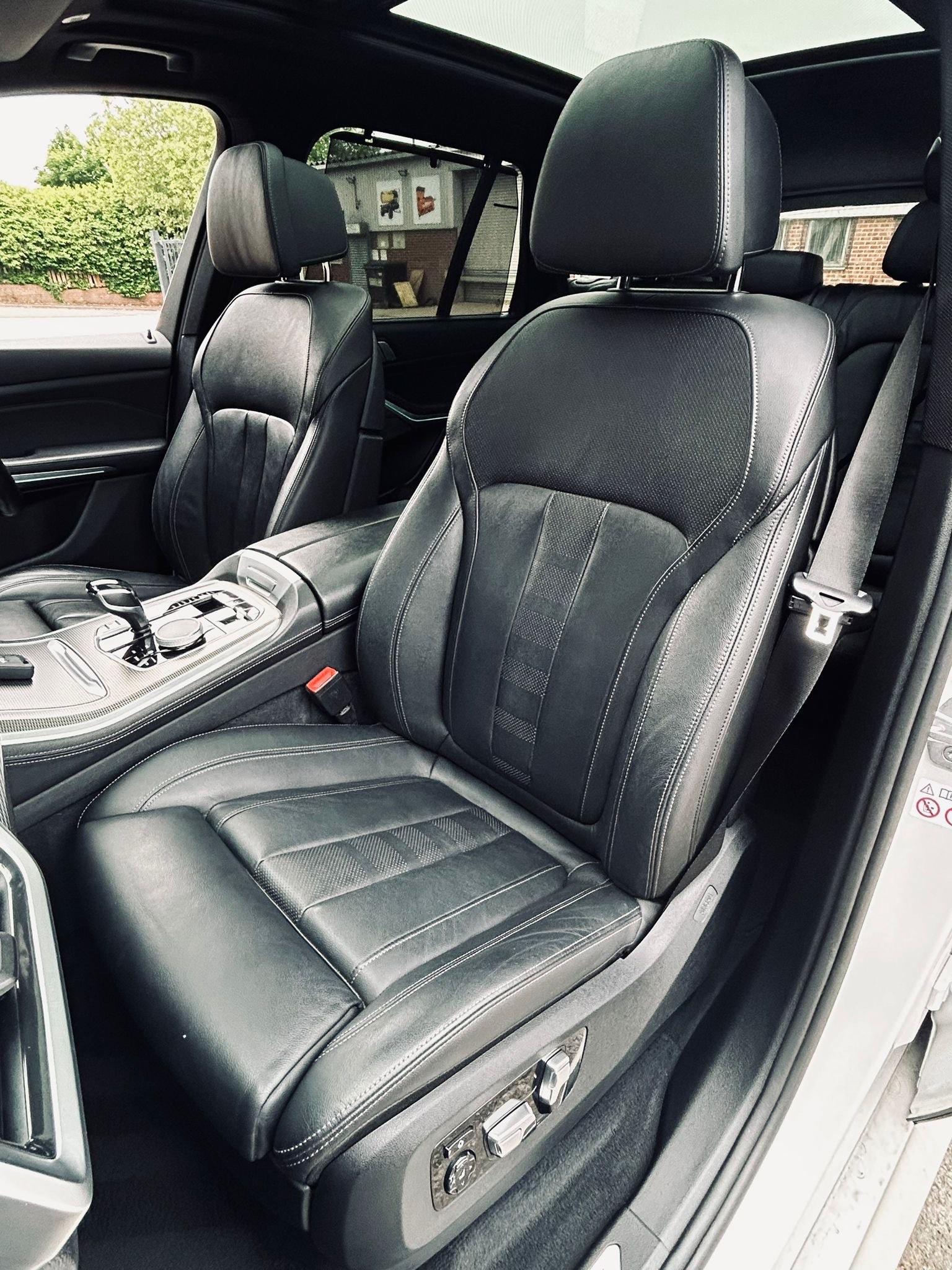 BMW X5 view 16