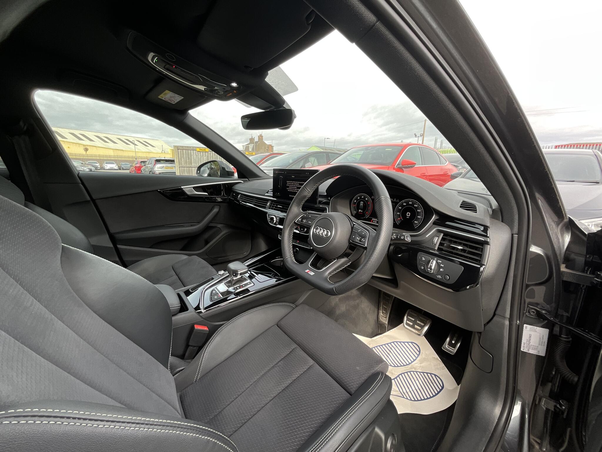 Audi A4 view 7