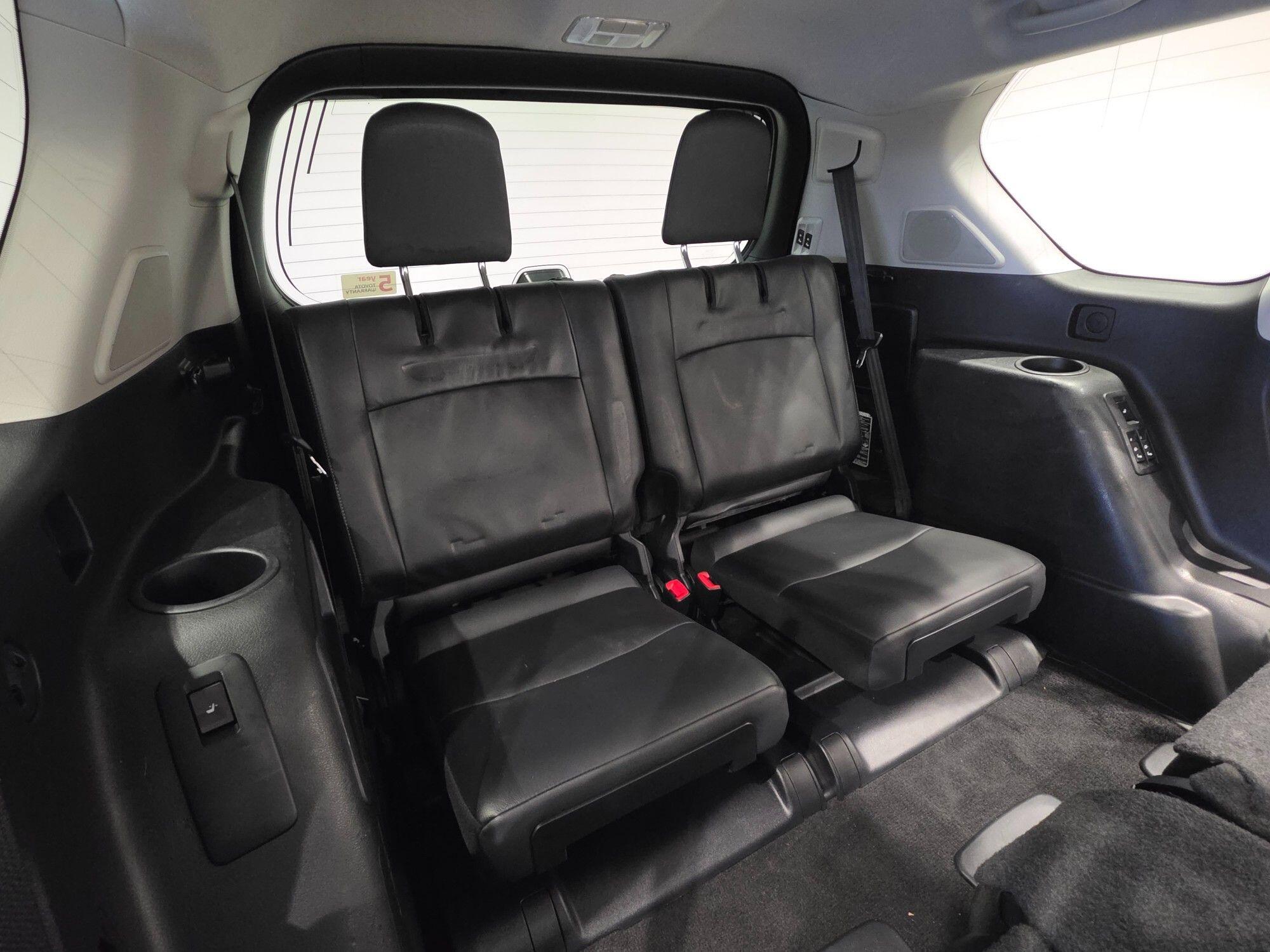 Toyota Land Cruiser view 102