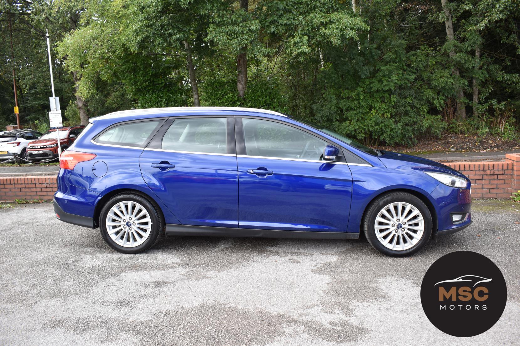 Ford Focus view 19