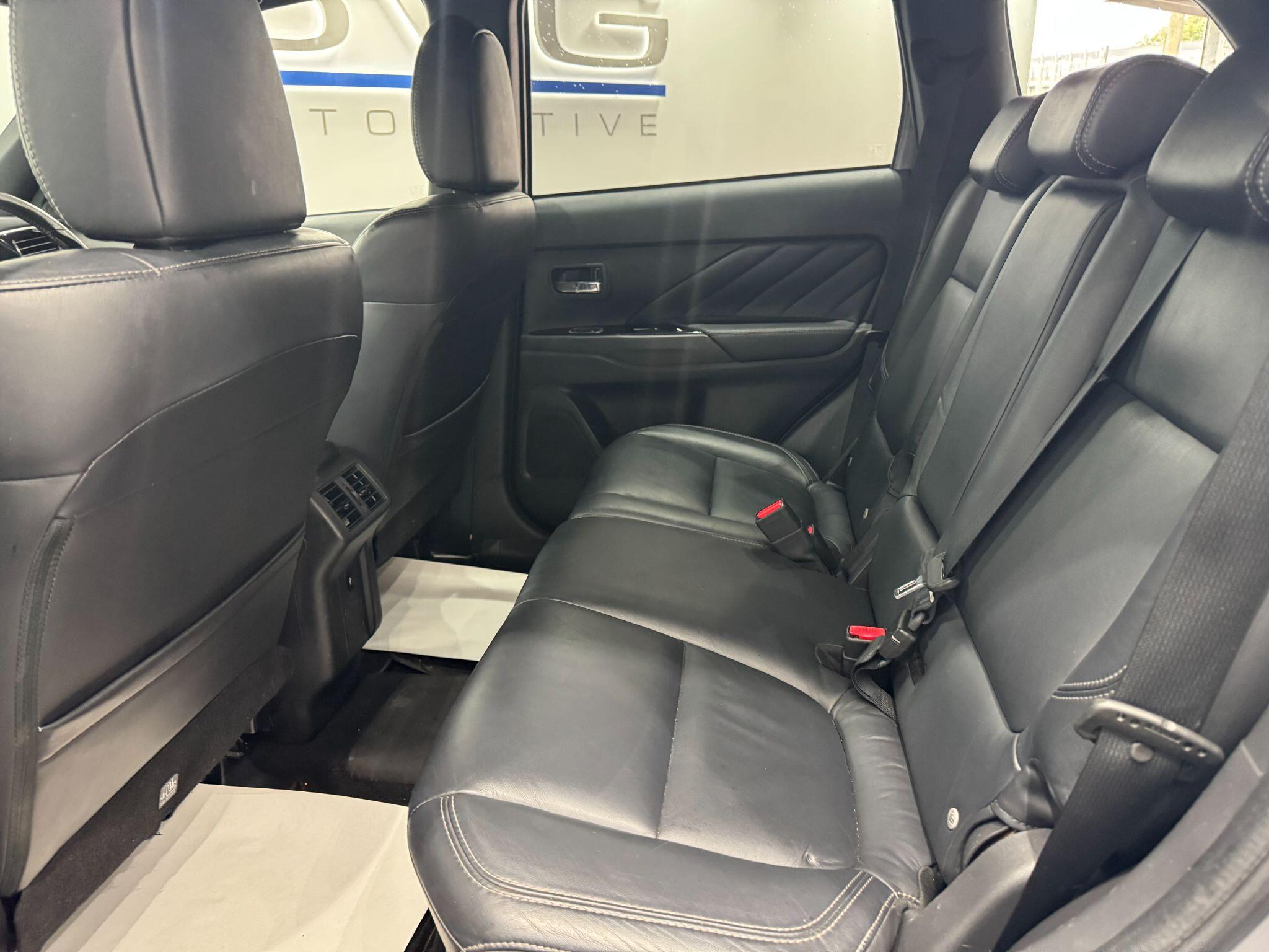 Mitsubishi Outlander view 36