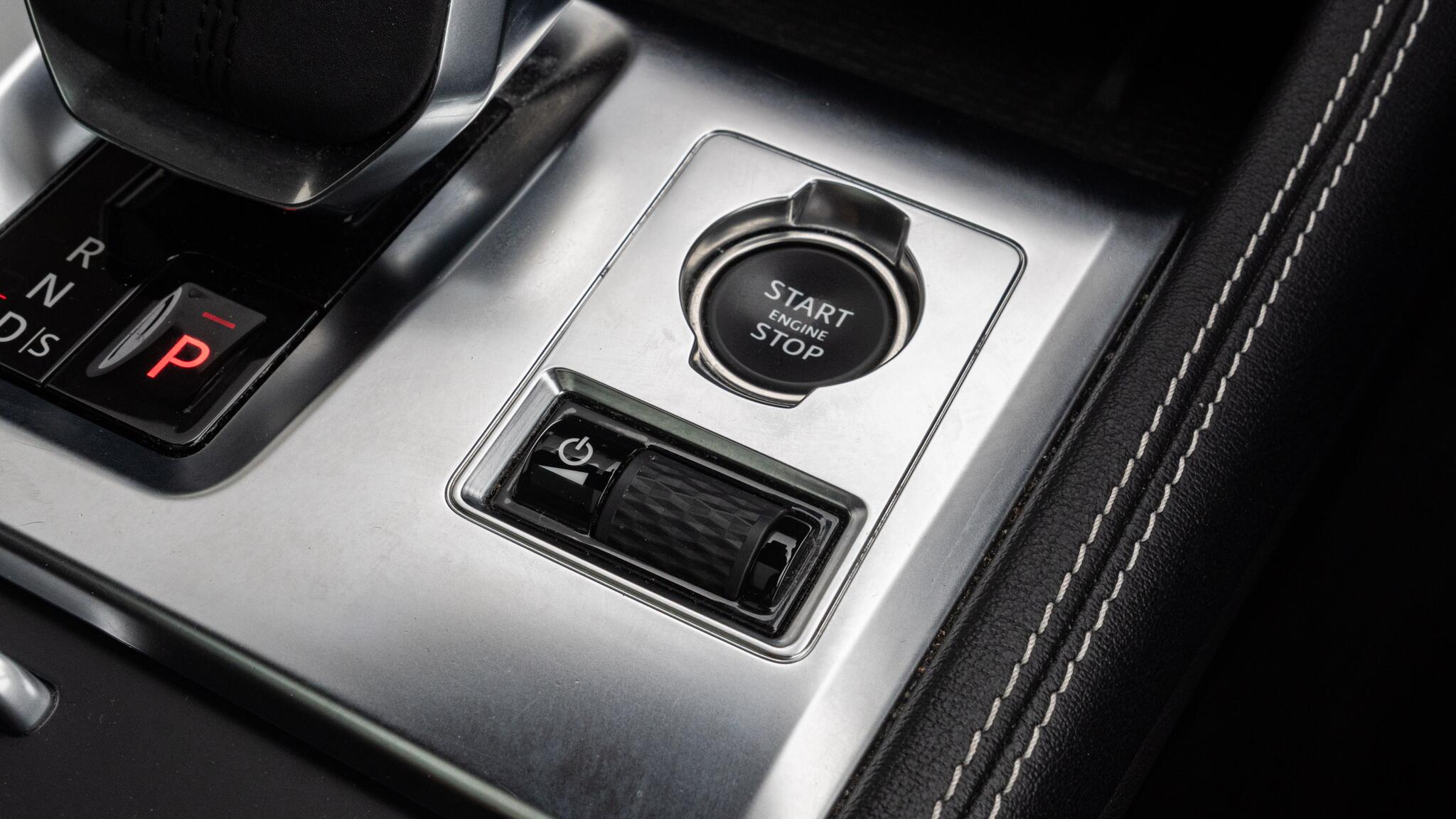 Jaguar F-Pace view 50