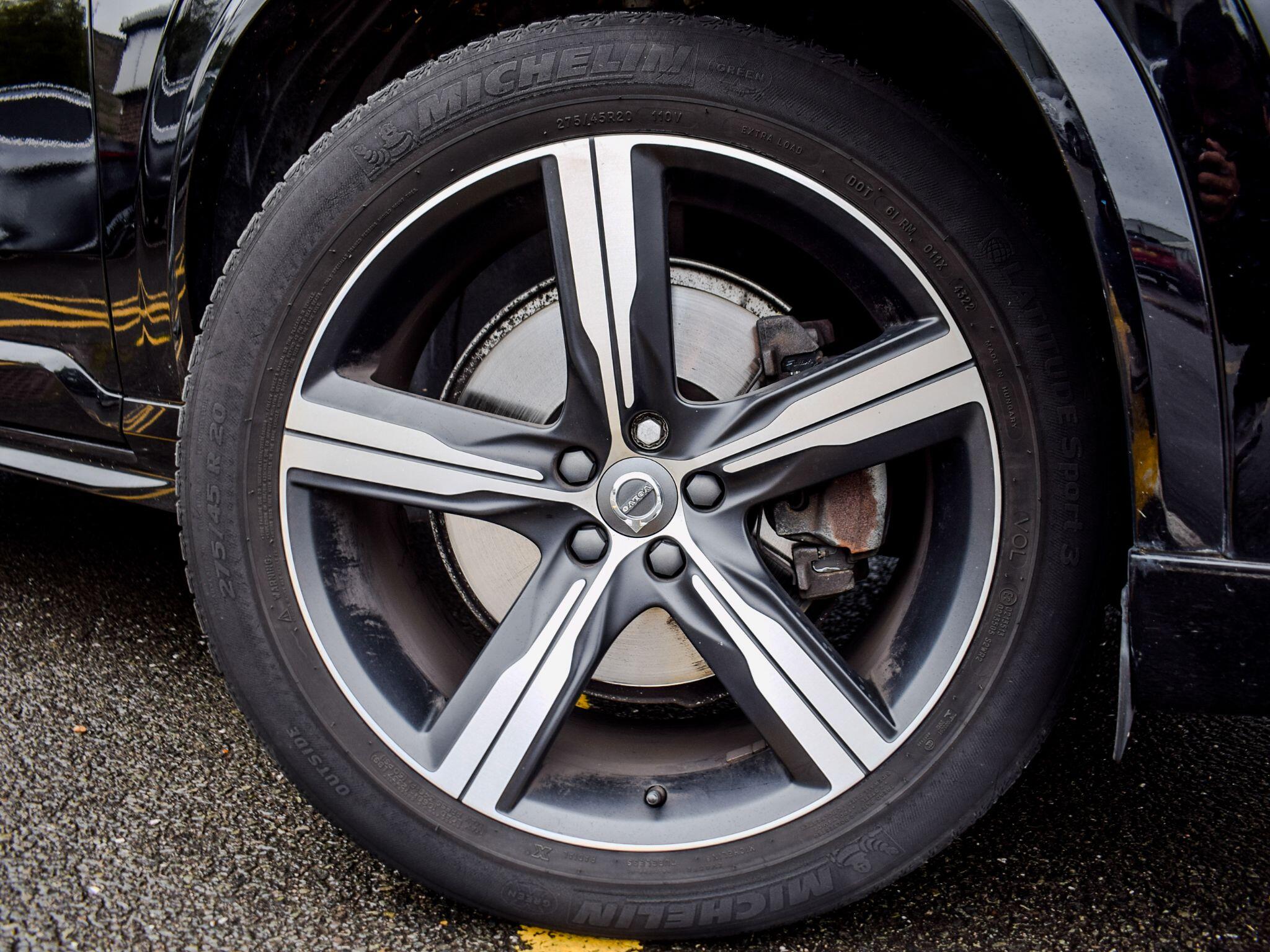 Volvo XC90 view 2