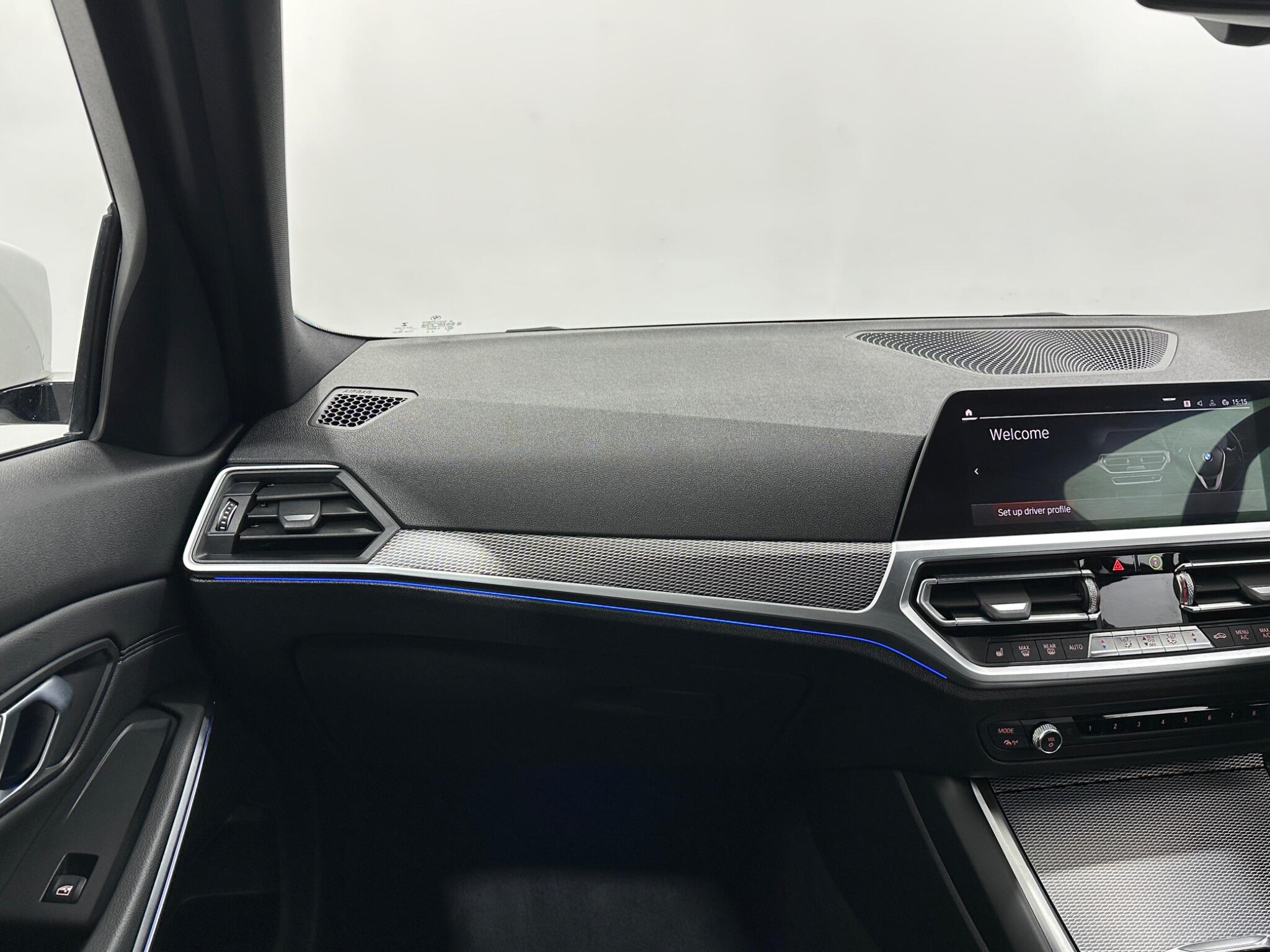BMW 3 Series view 29