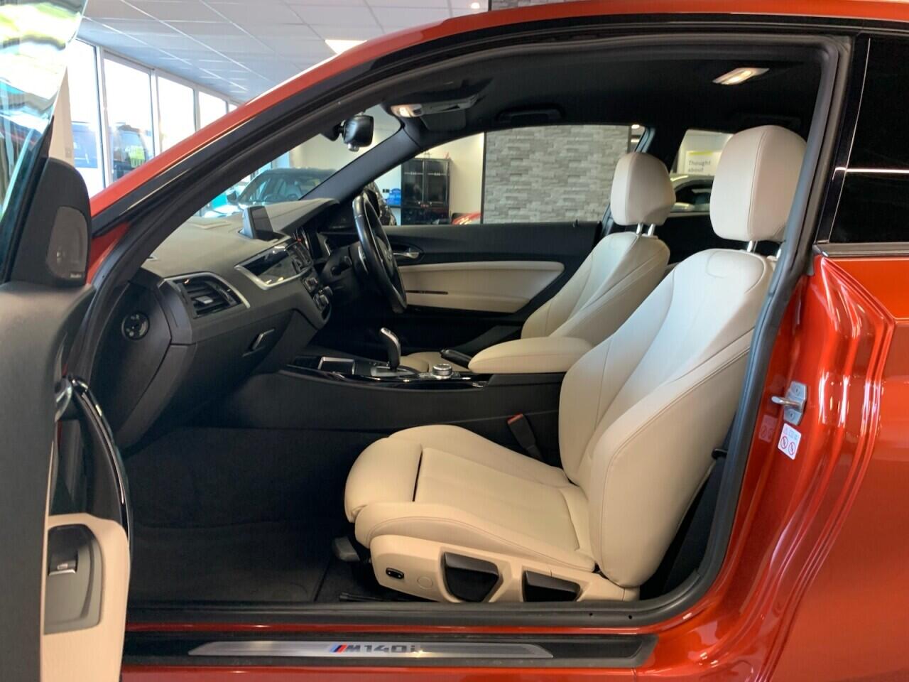 BMW 1 Series view 25