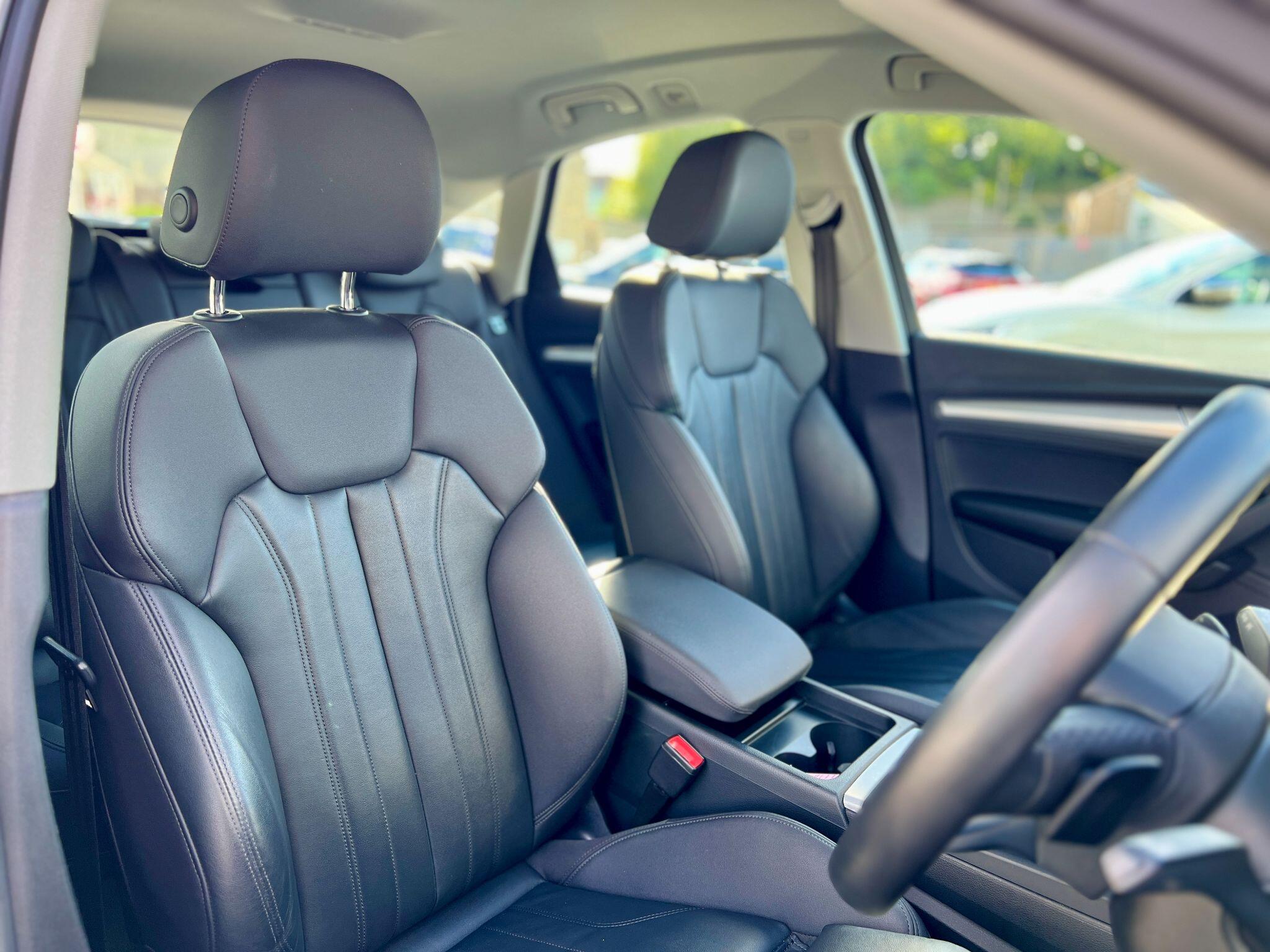 Audi Q5 view 16