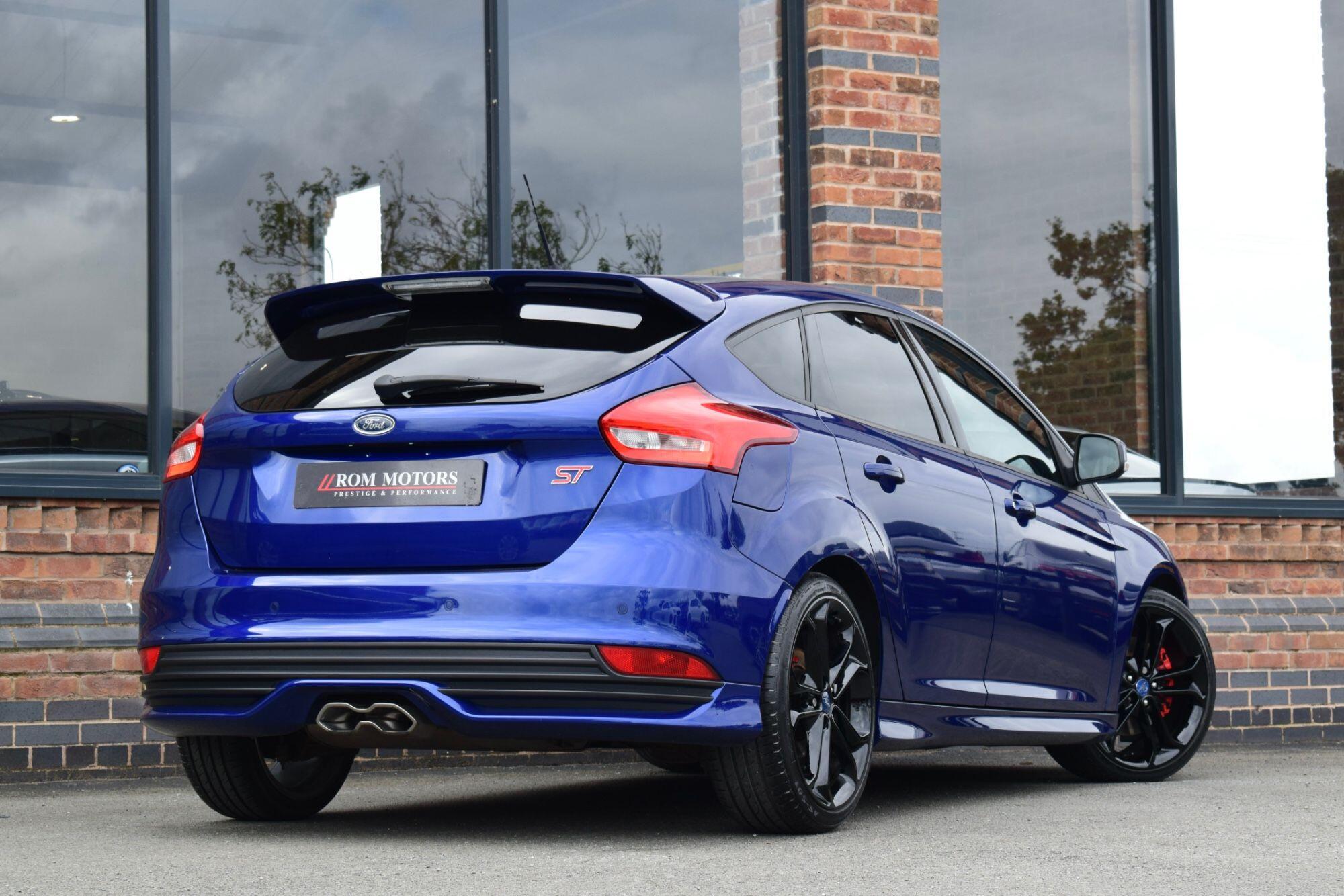Ford Focus view 49