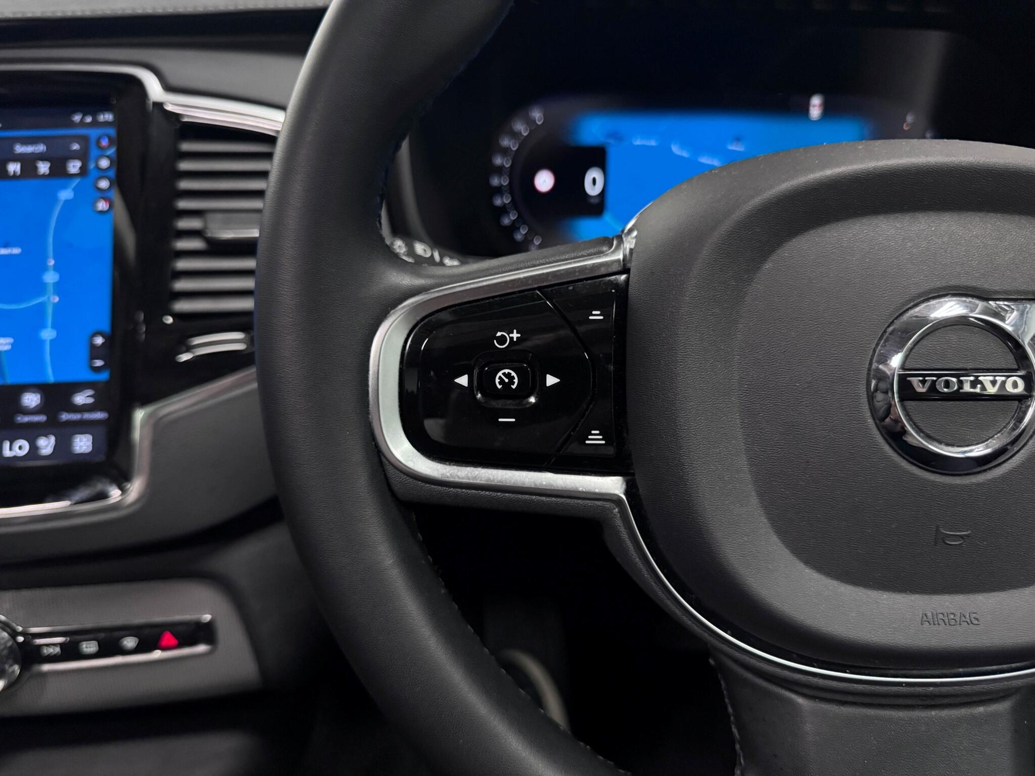 Volvo XC90 view 14