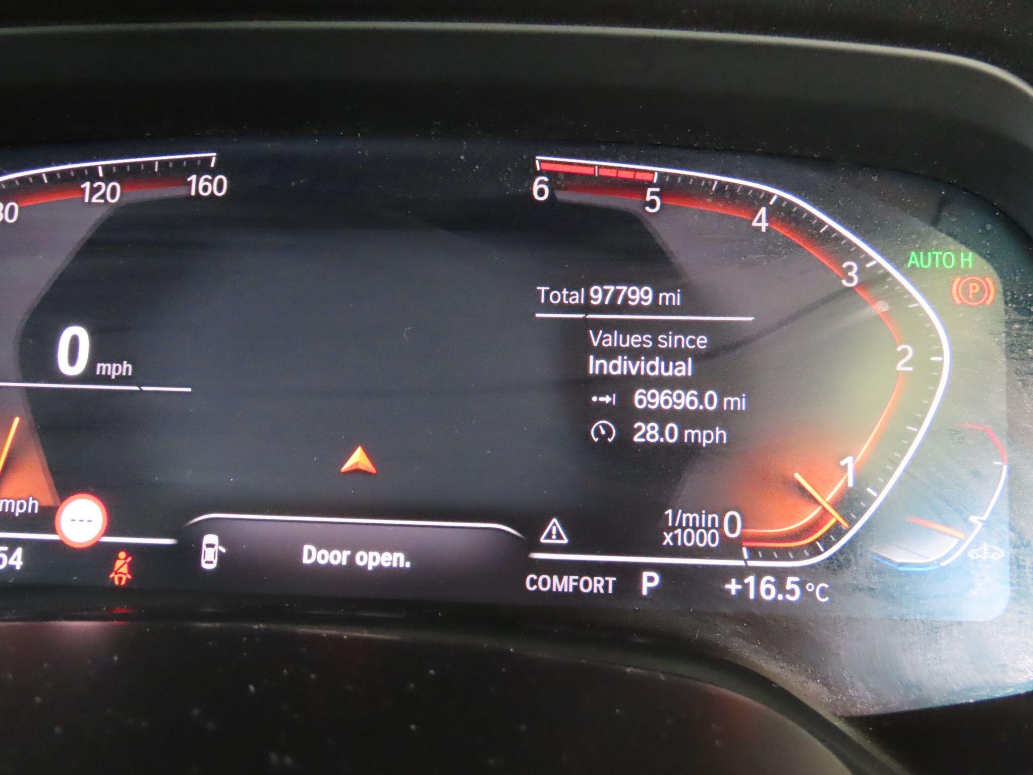 BMW X5 view 10