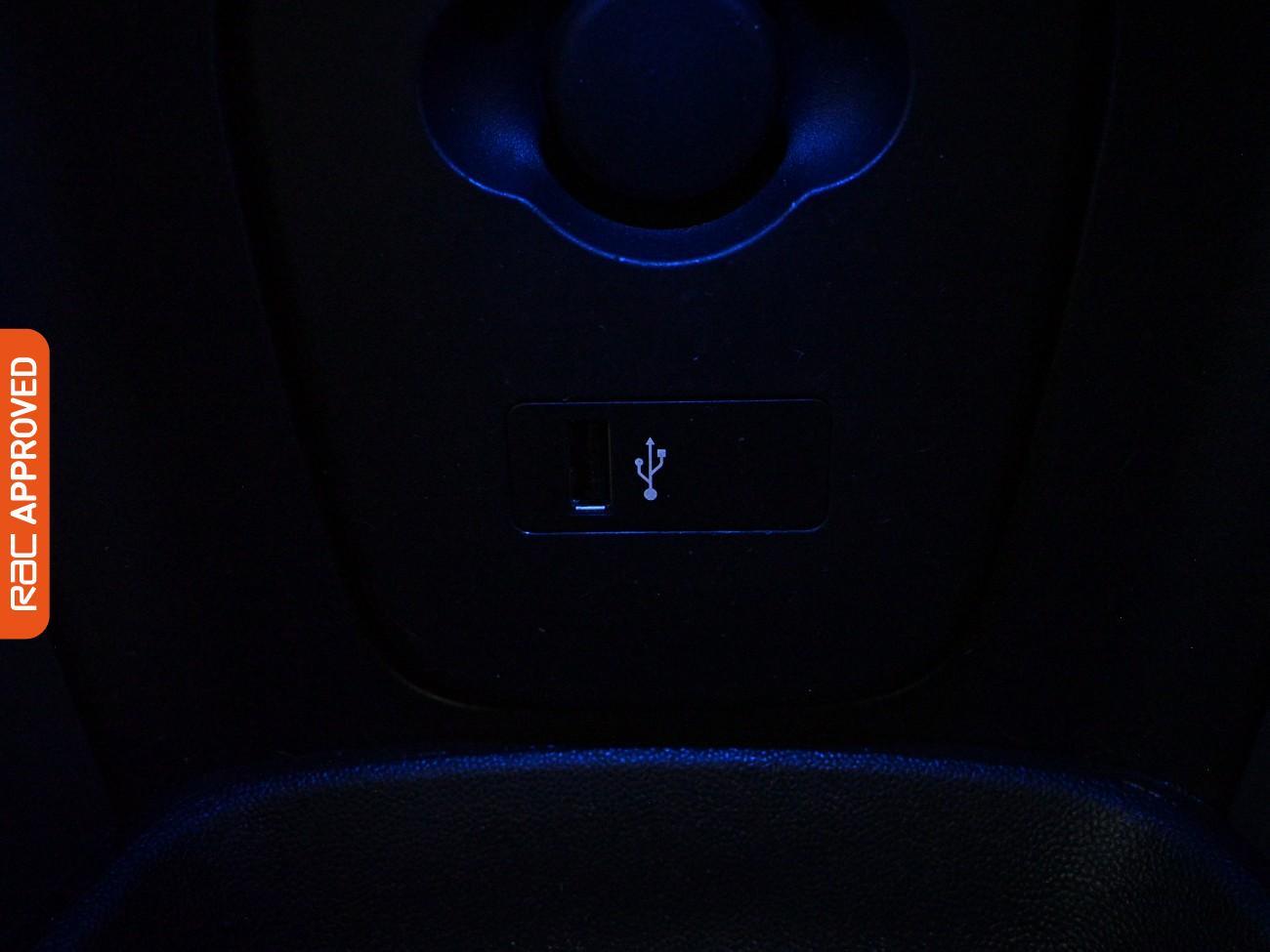 Mini Hatch view 18