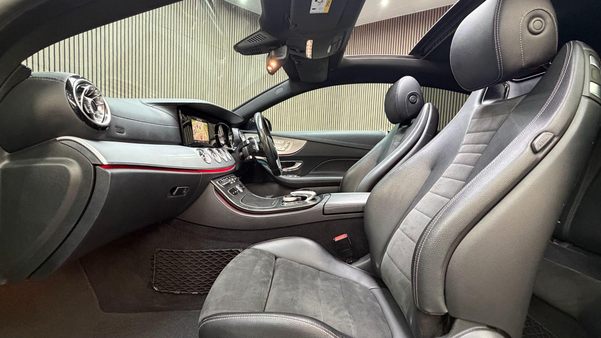 Mercedes-Benz E-Class view 3