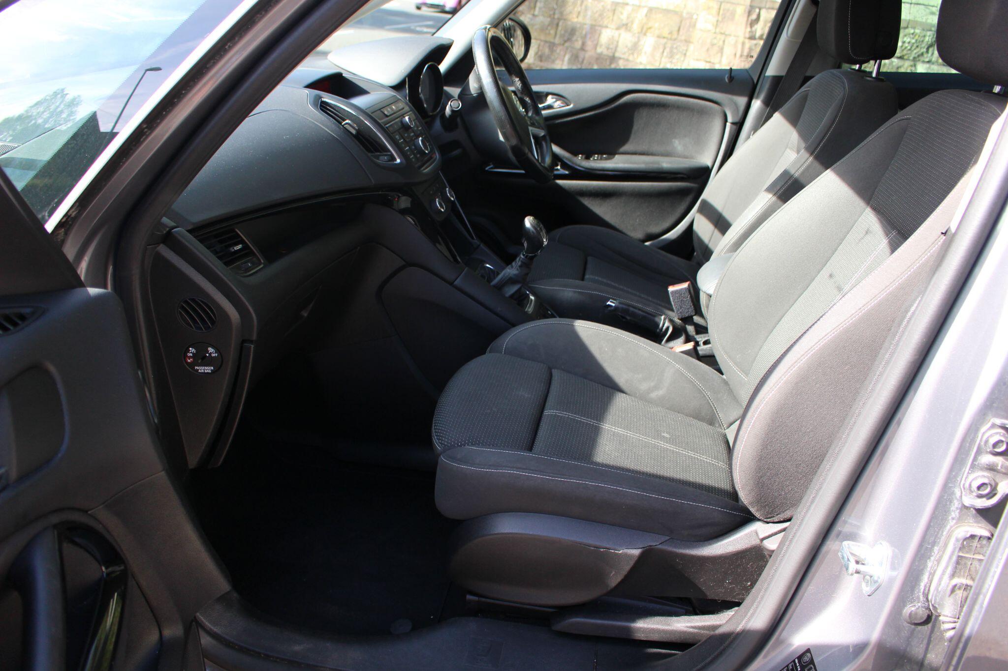 Vauxhall Zafira Tourer view 10