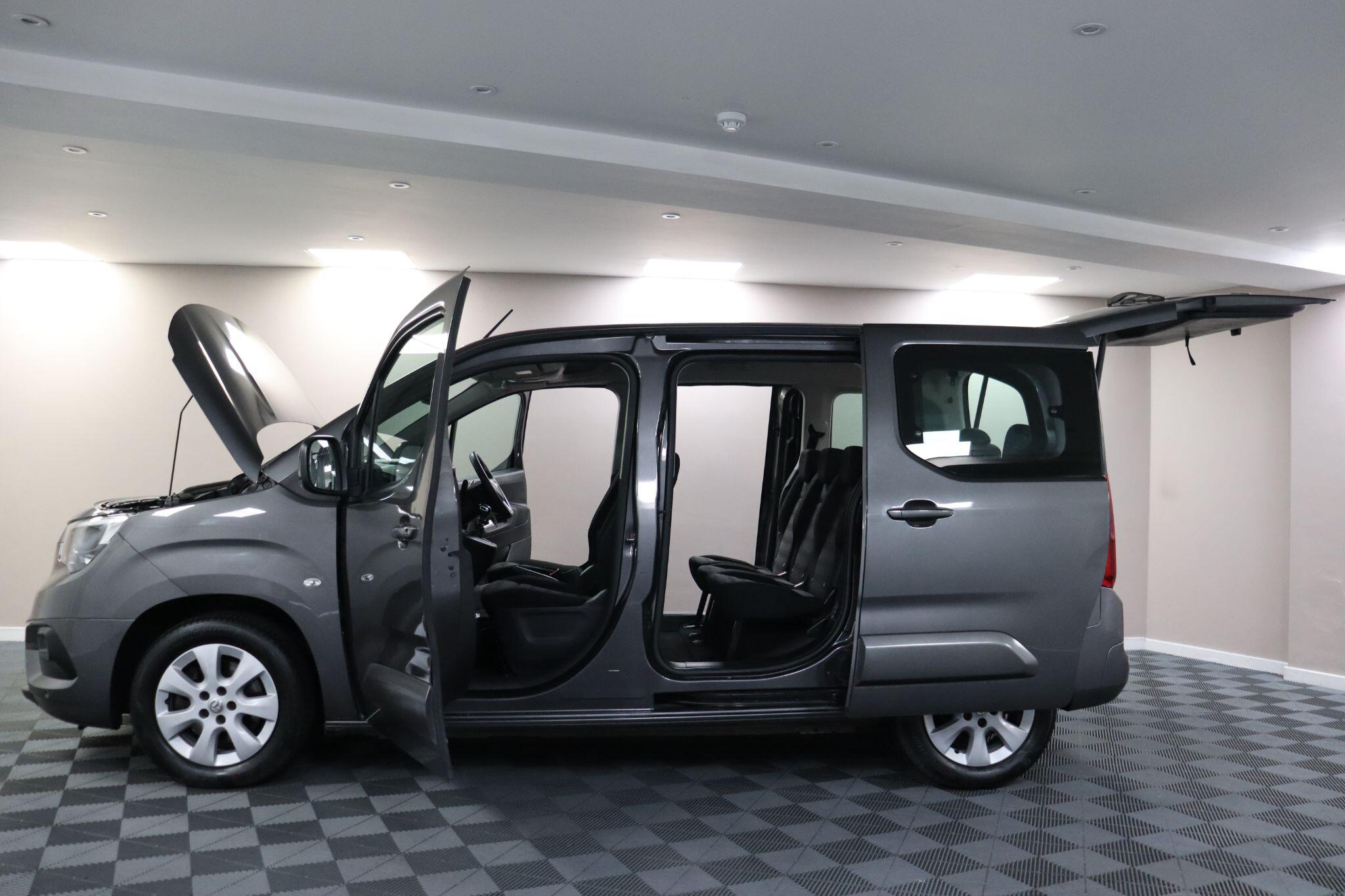 Vauxhall Combo Life view 8