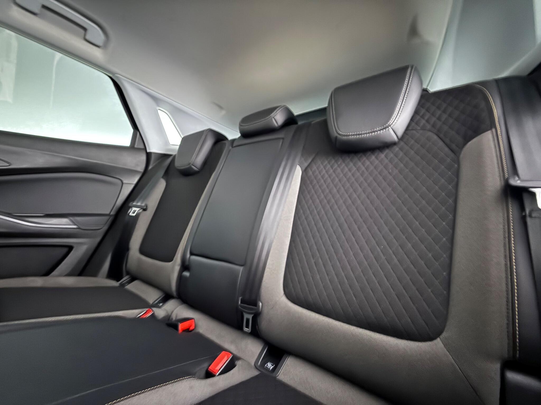 Vauxhall Grandland X view 32