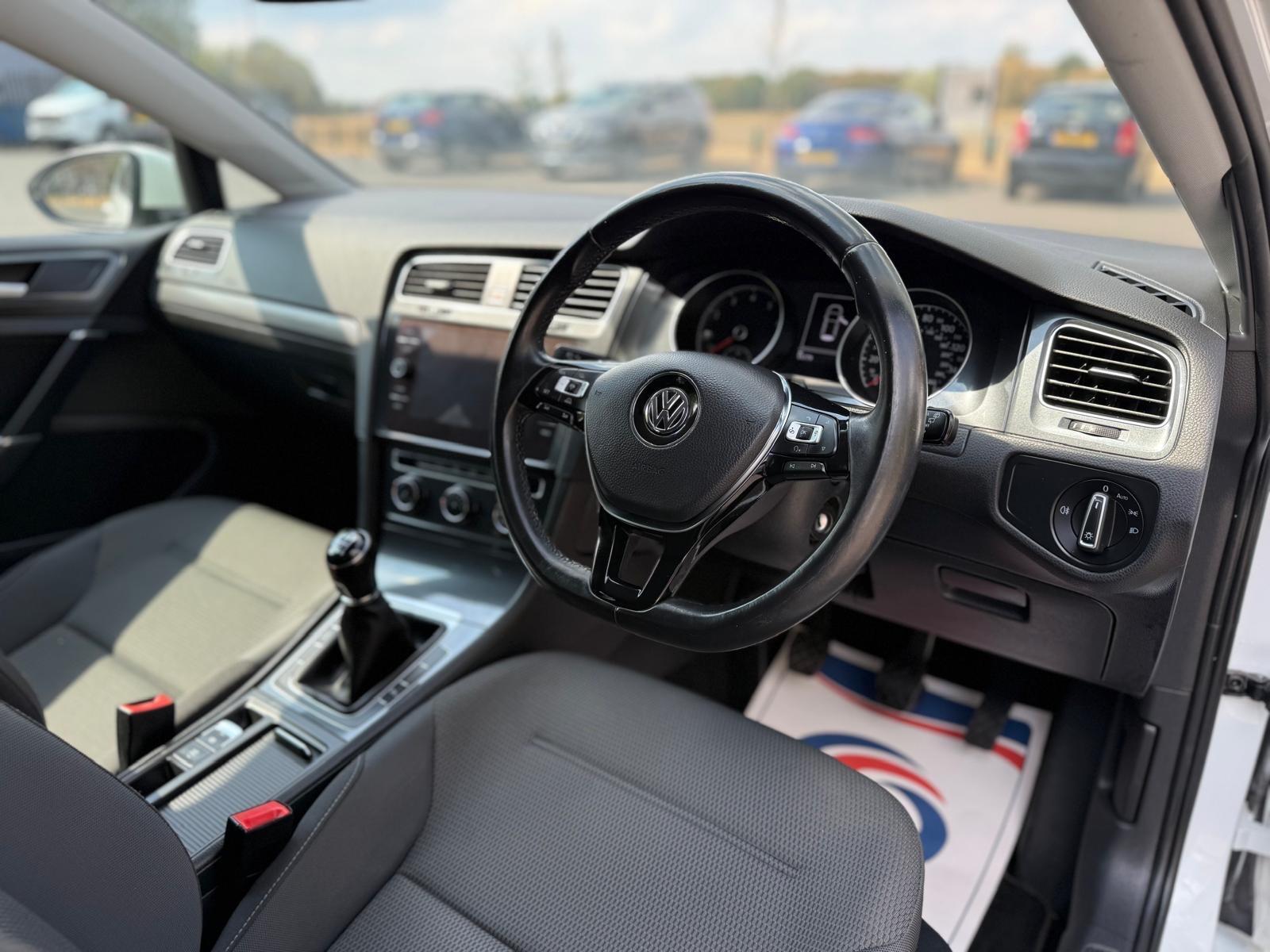 Volkswagen Golf view 27