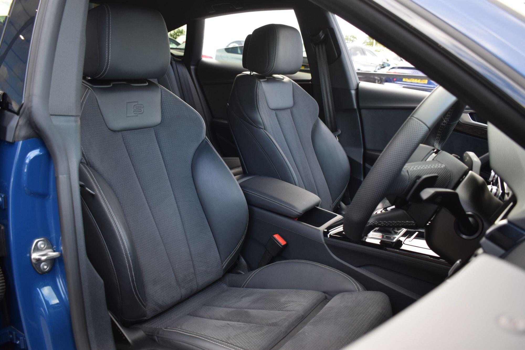 Audi A5 view 14