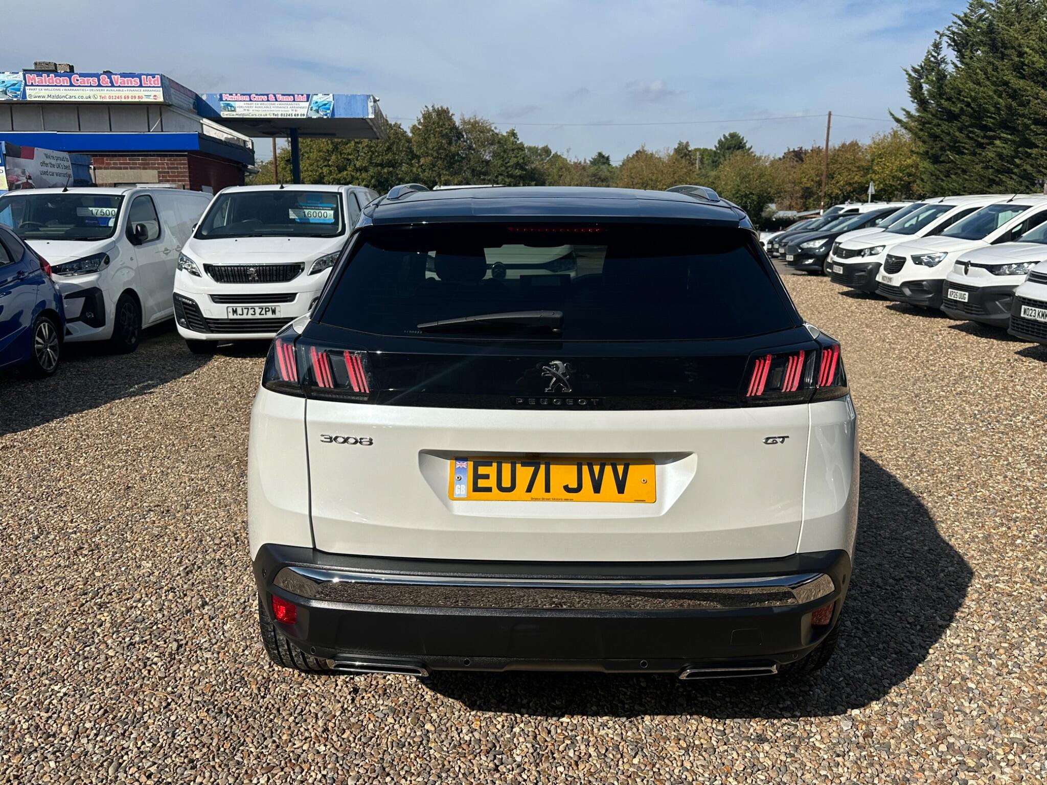 Peugeot 3008 view 4