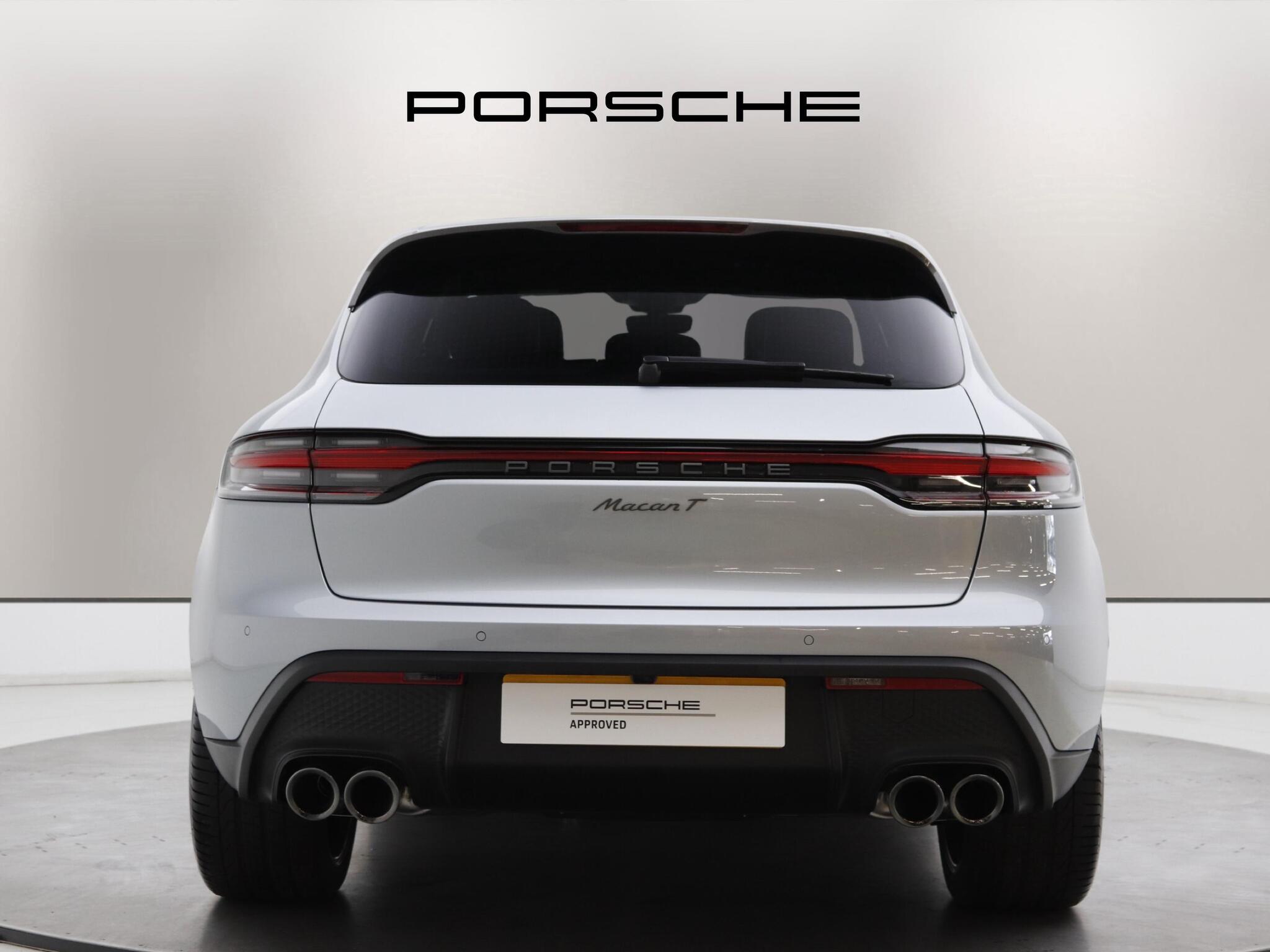 Porsche Macan view 5