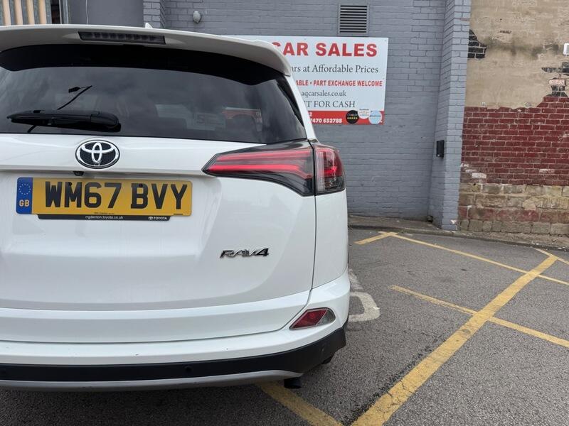 Toyota Rav4 view 11