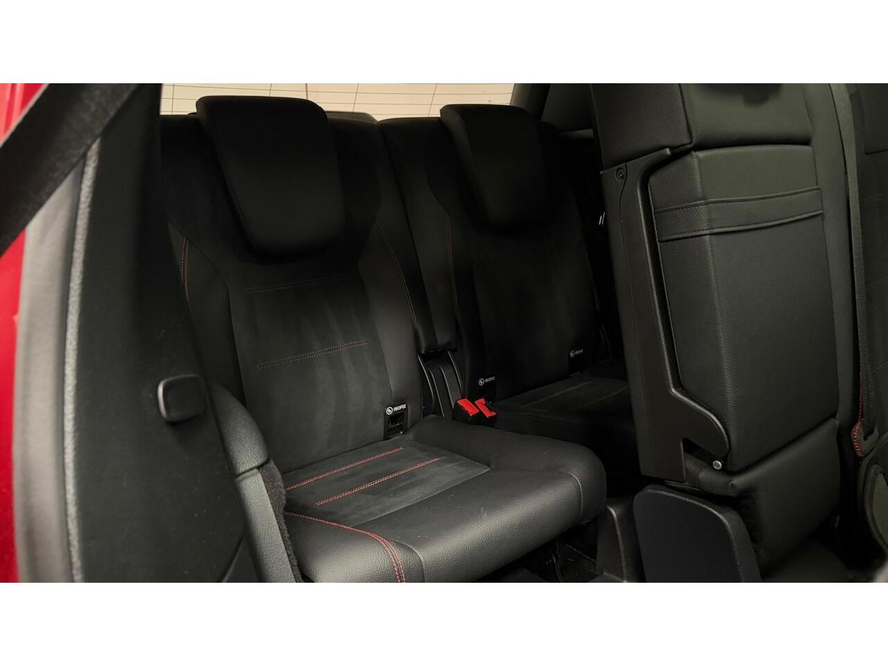 Mercedes-Benz GLB view 26