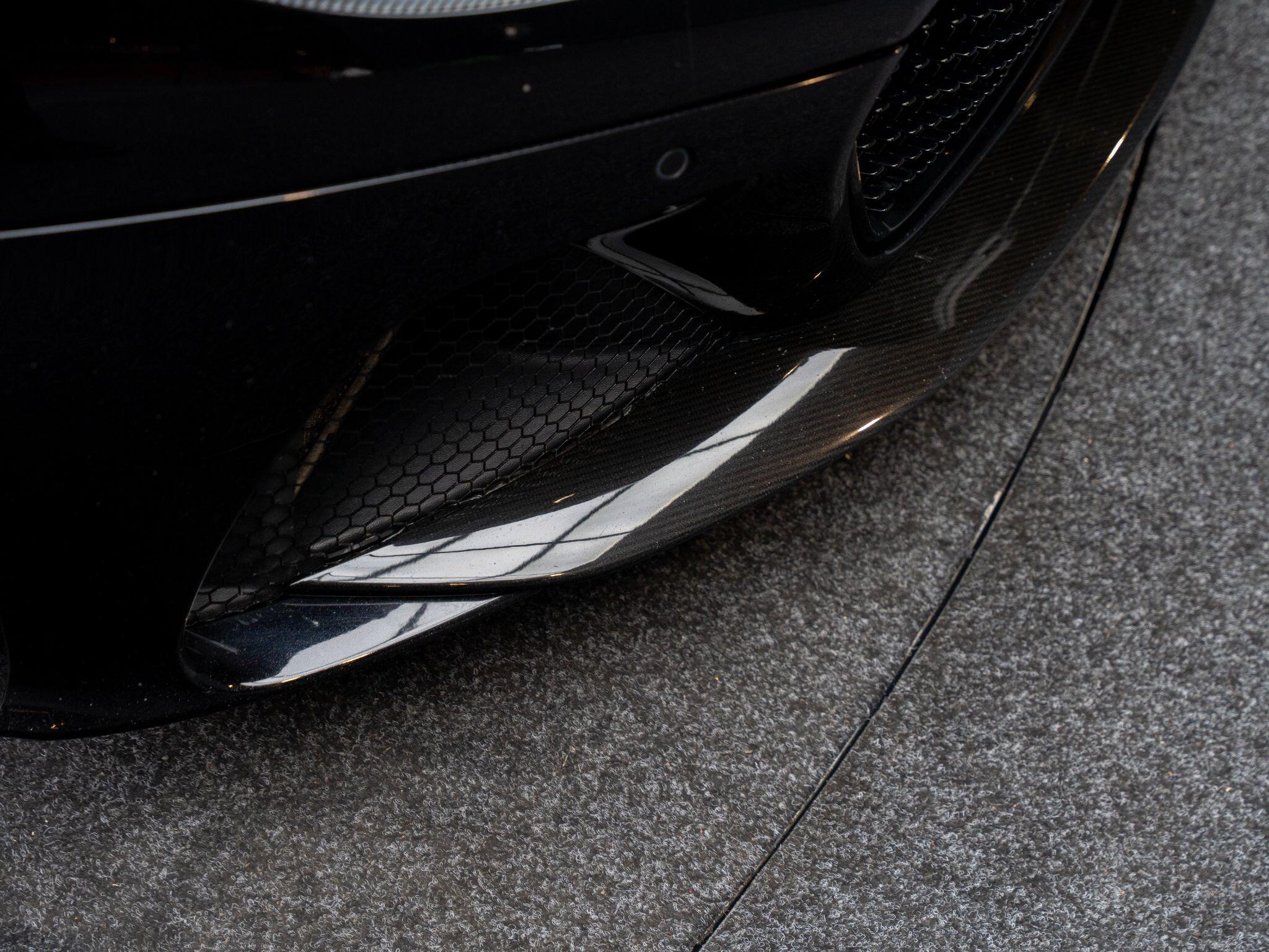 Aston Martin DBS view 8