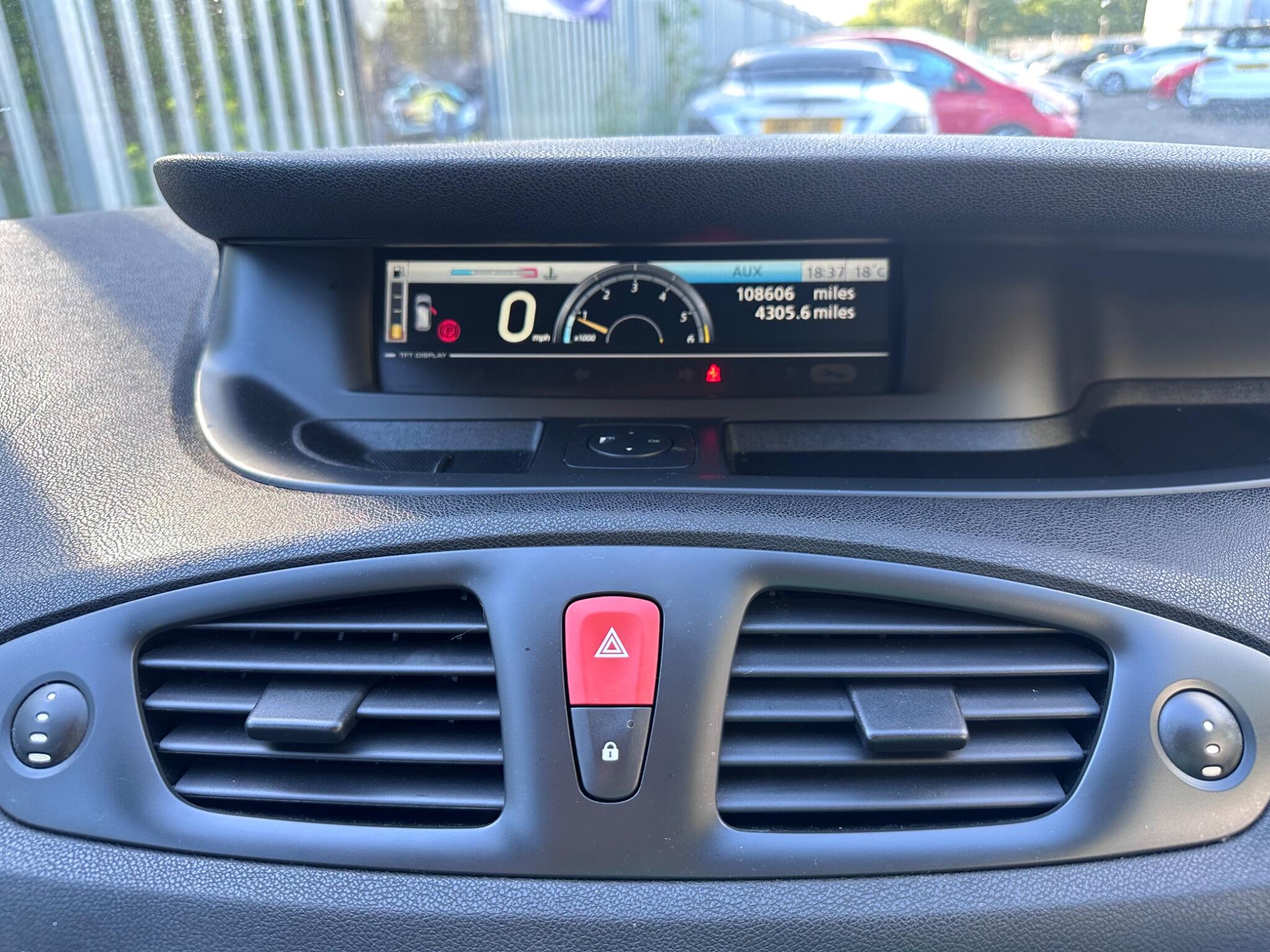 2010 Renault Grand Scenic image 37