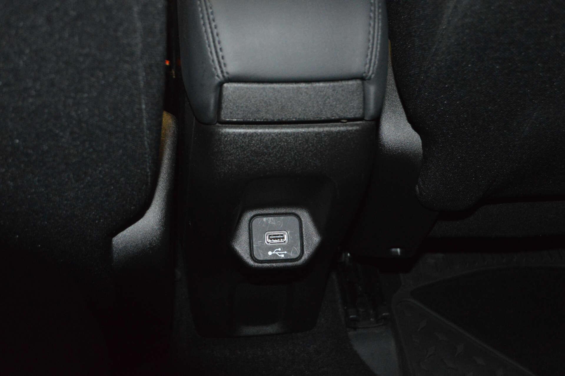 Jeep Renegade view 56