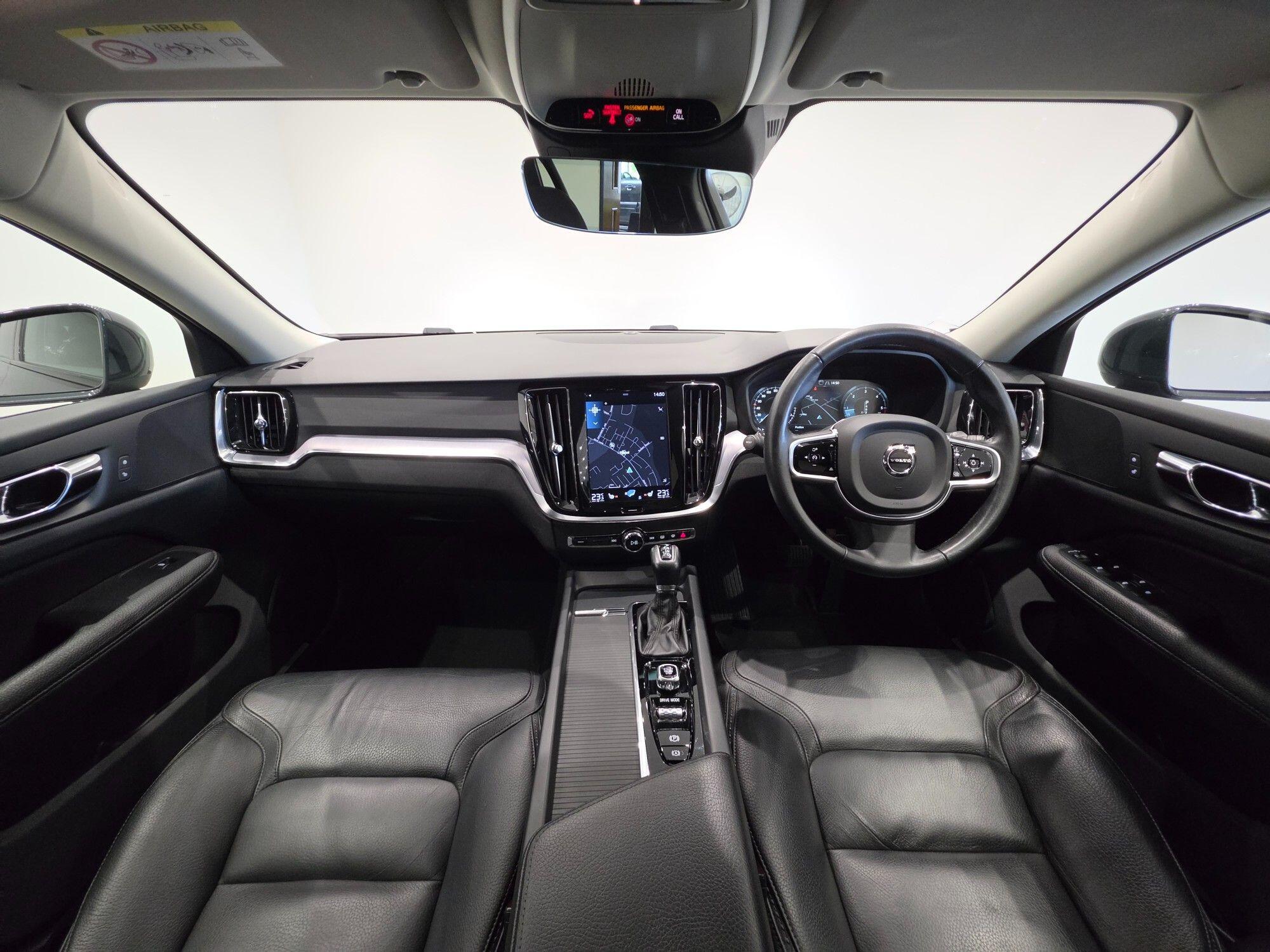 Volvo V60 Cross Country view 22