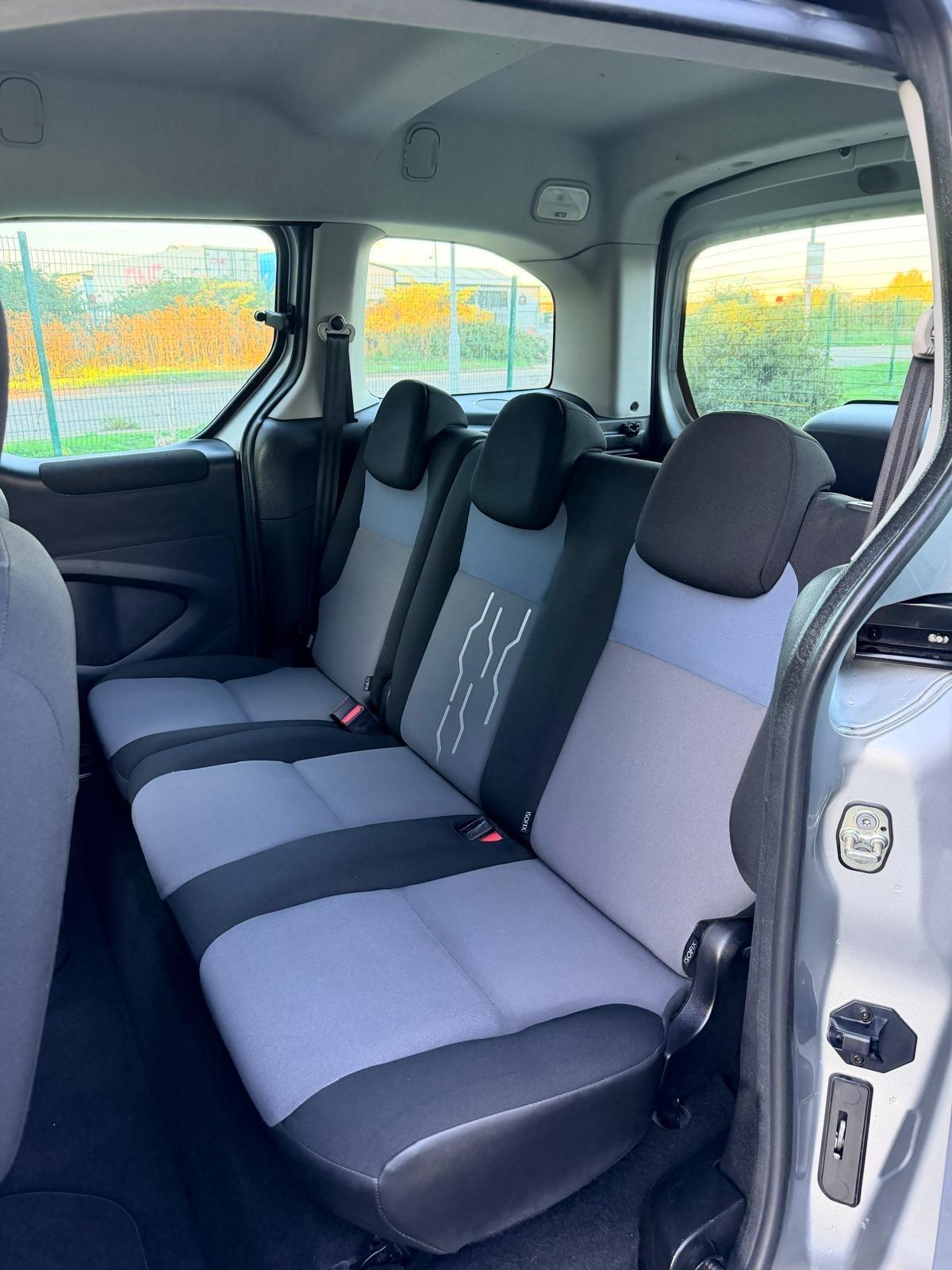 Peugeot Partner Tepee view 29