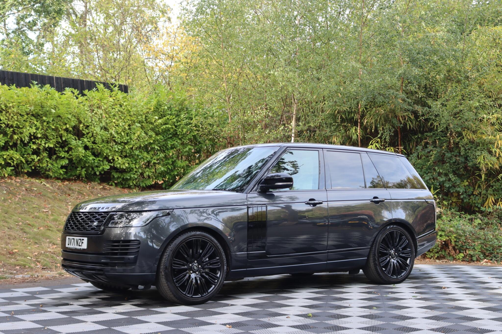 Land Rover Range Rover view 17