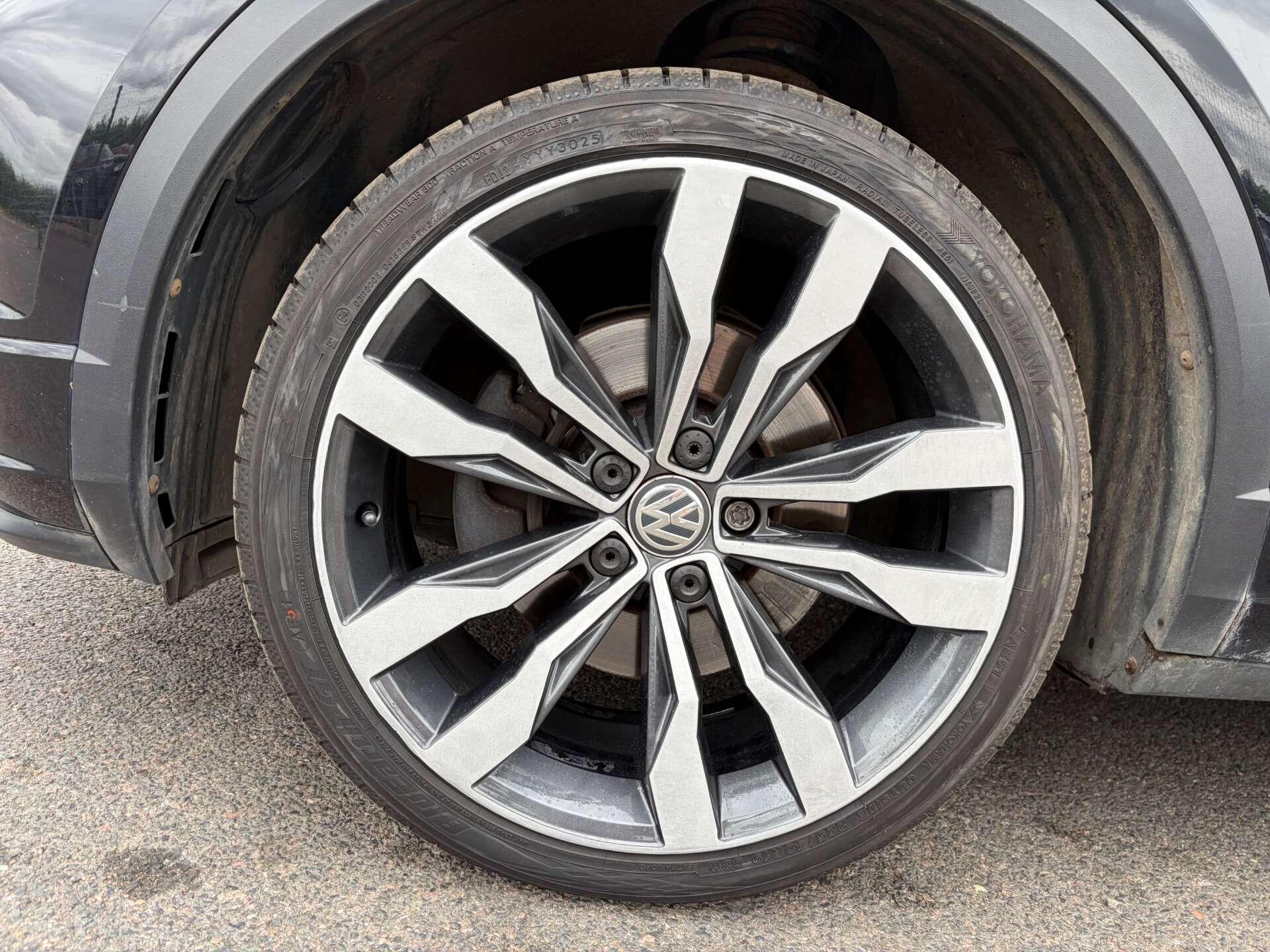 Volkswagen T-Roc view 12