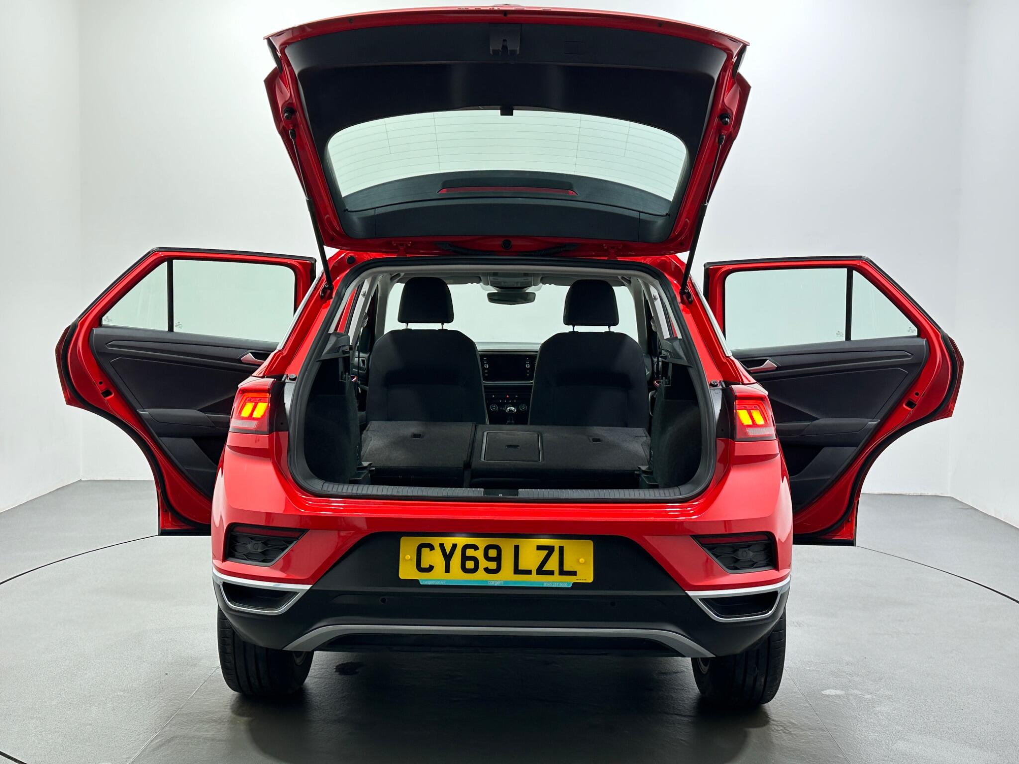 Volkswagen T-Roc view 42