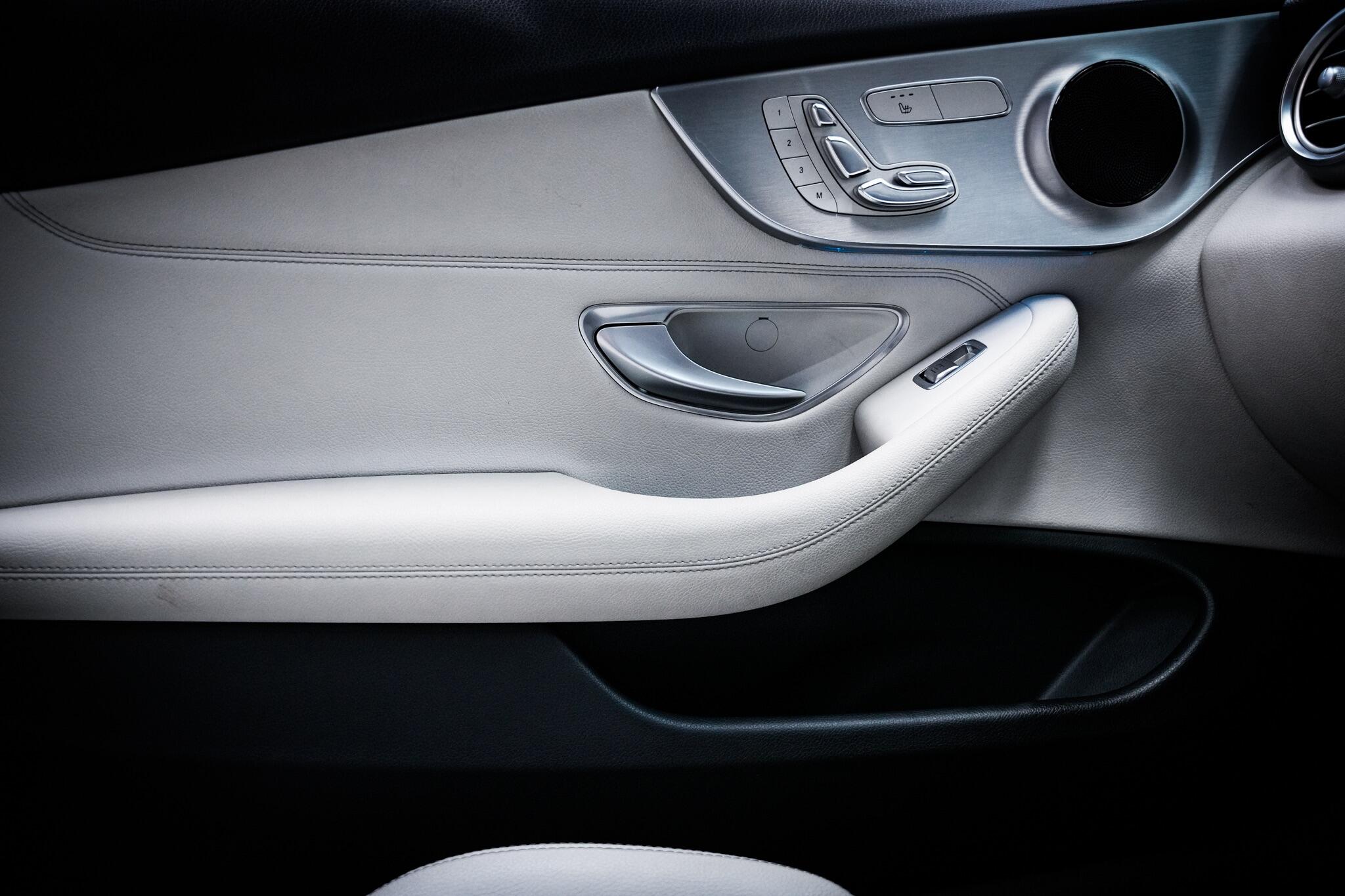 Mercedes-Benz C-Class view 47
