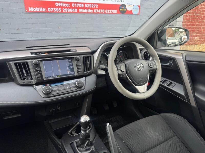 Toyota Rav4 view 9
