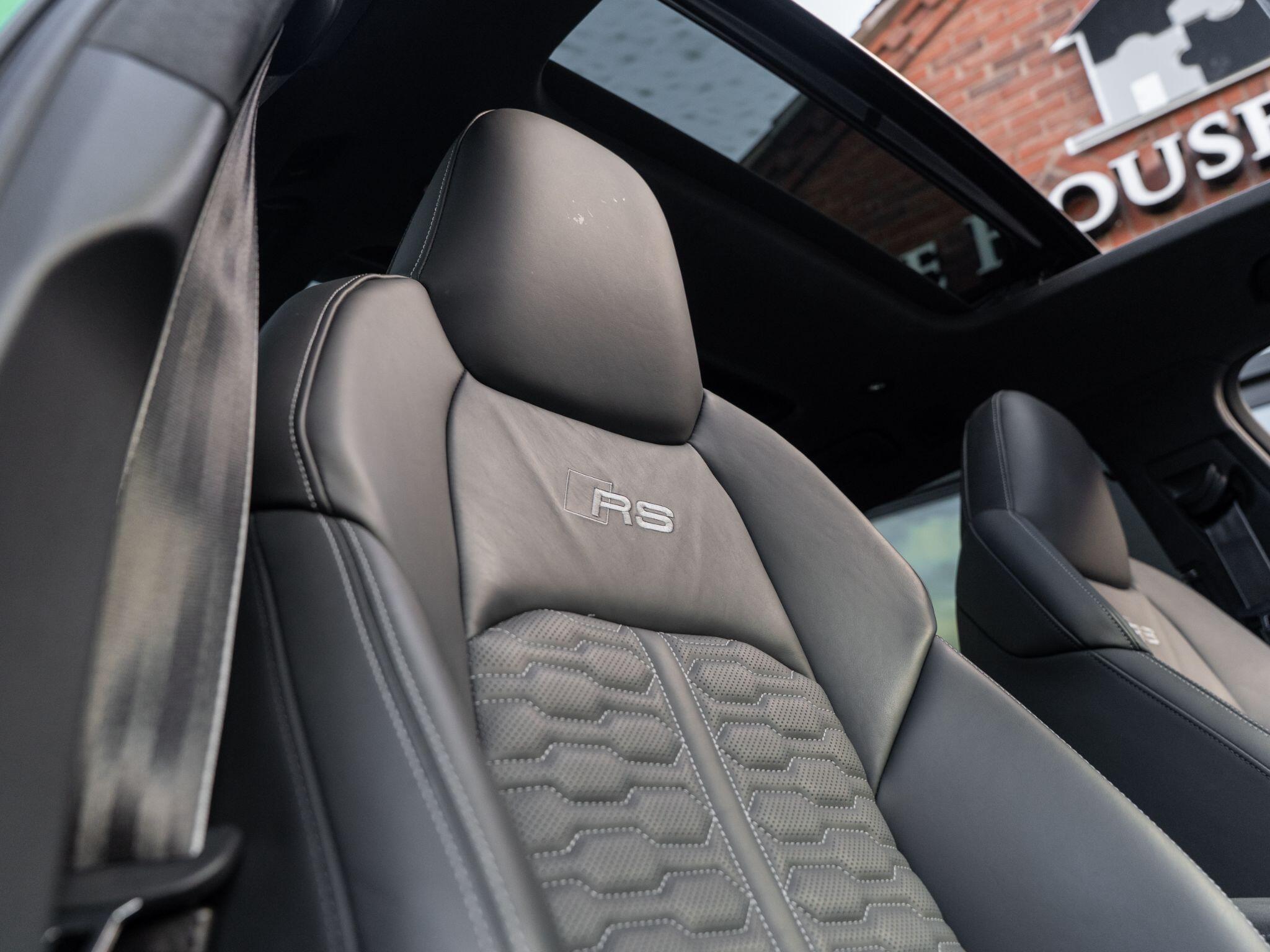 Audi RS6 Avant view 48