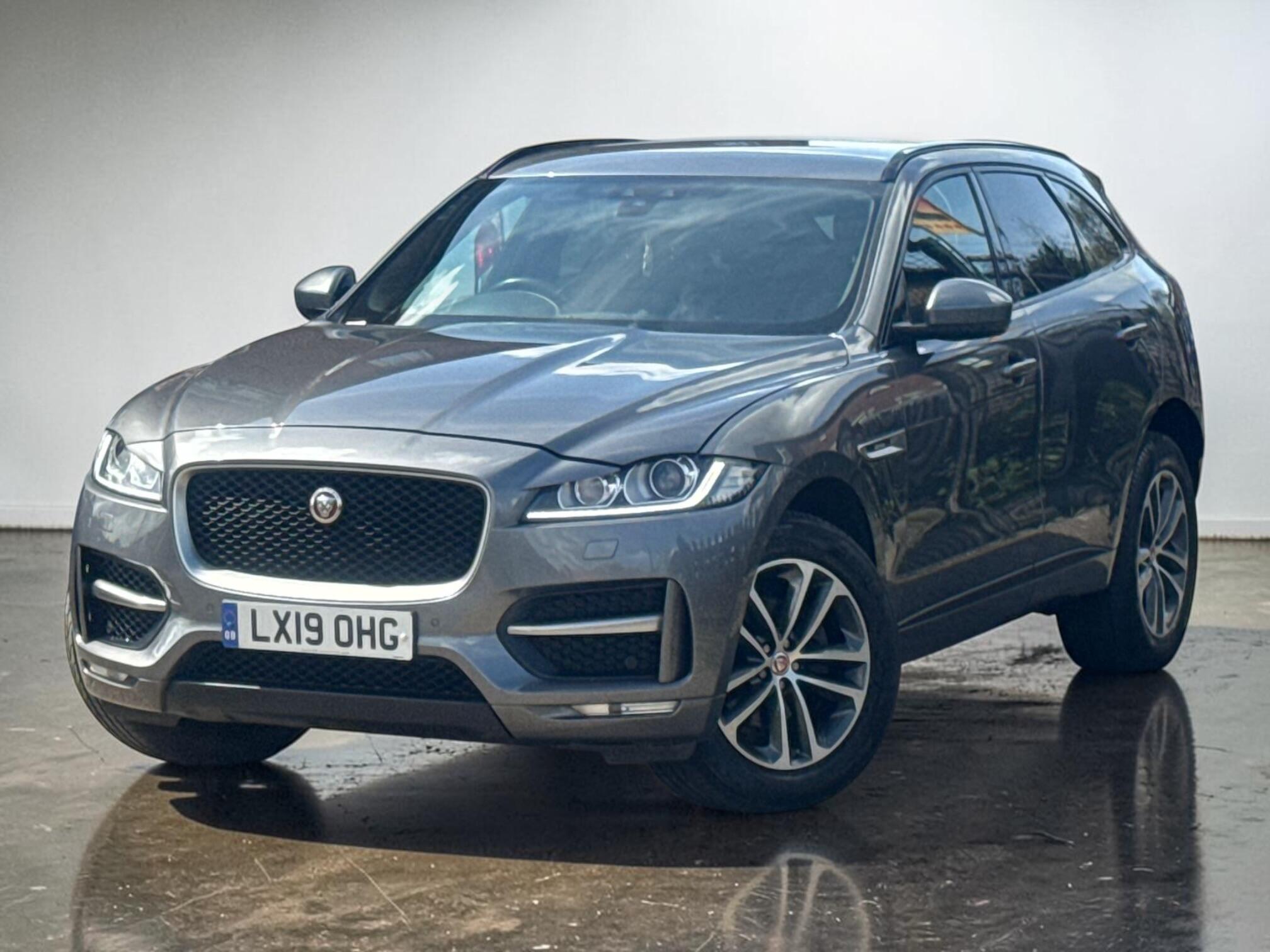 Jaguar F-Pace main image