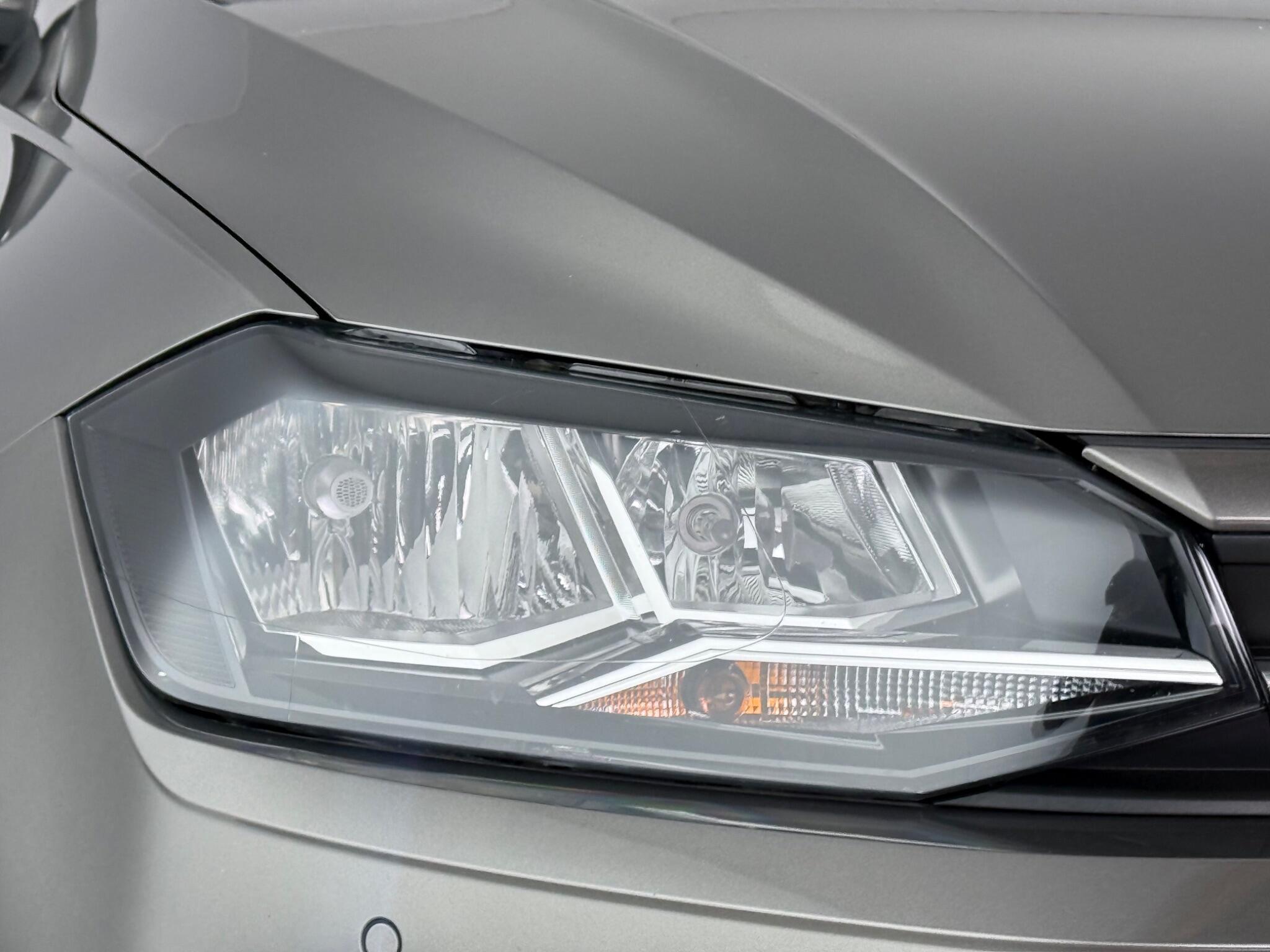 Volkswagen Polo view 4