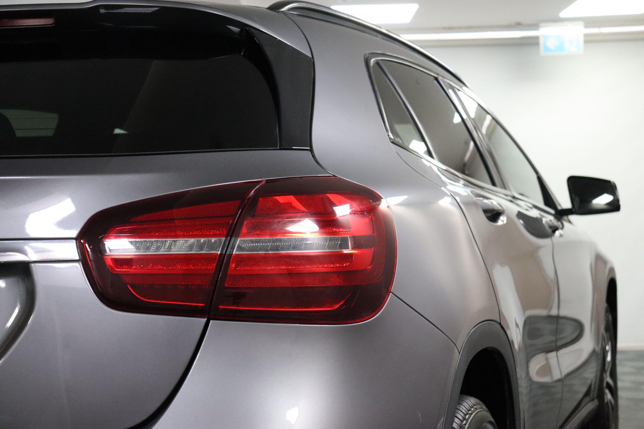 Mercedes-Benz Gla view 23