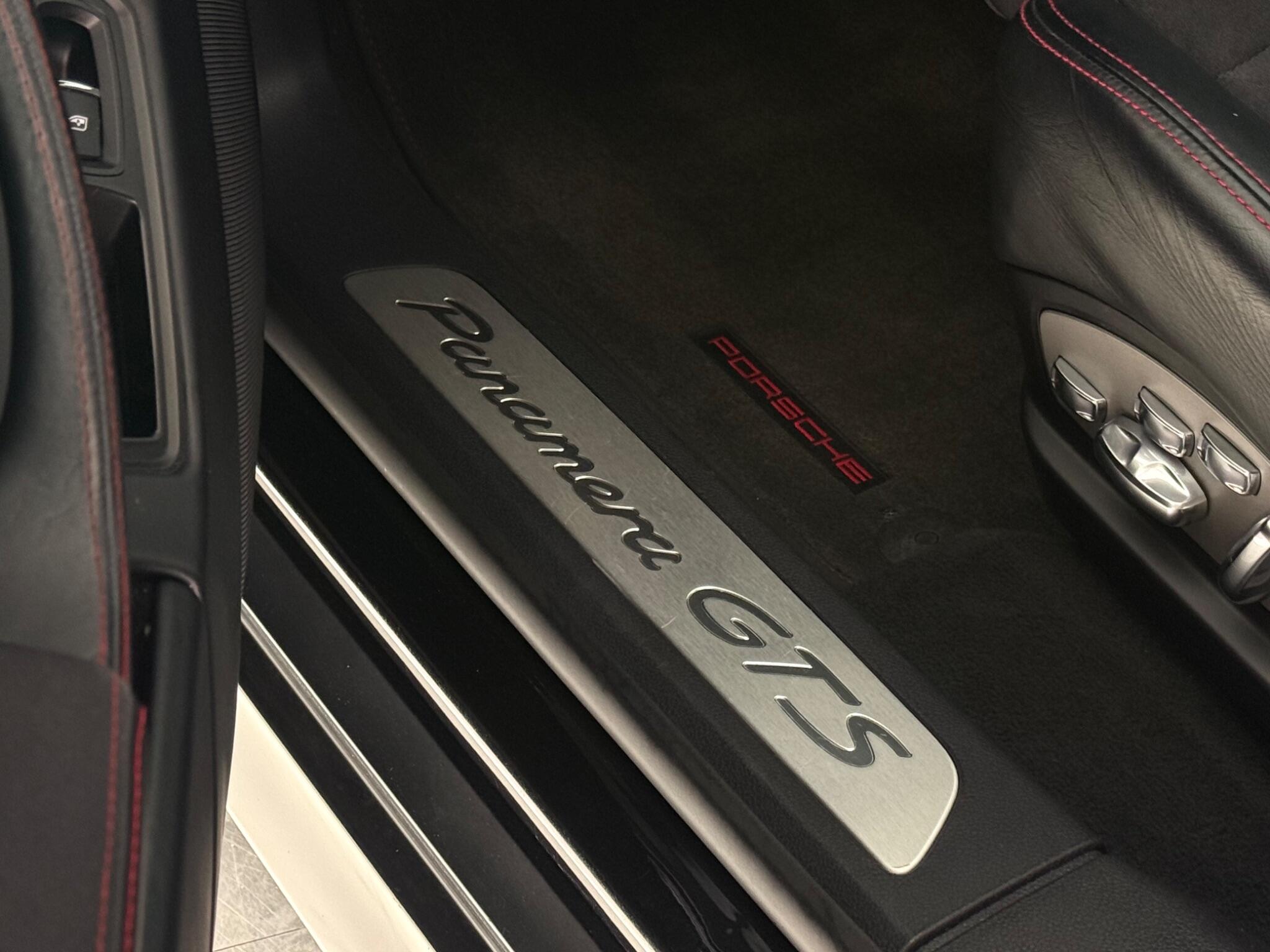 Porsche Panamera view 77