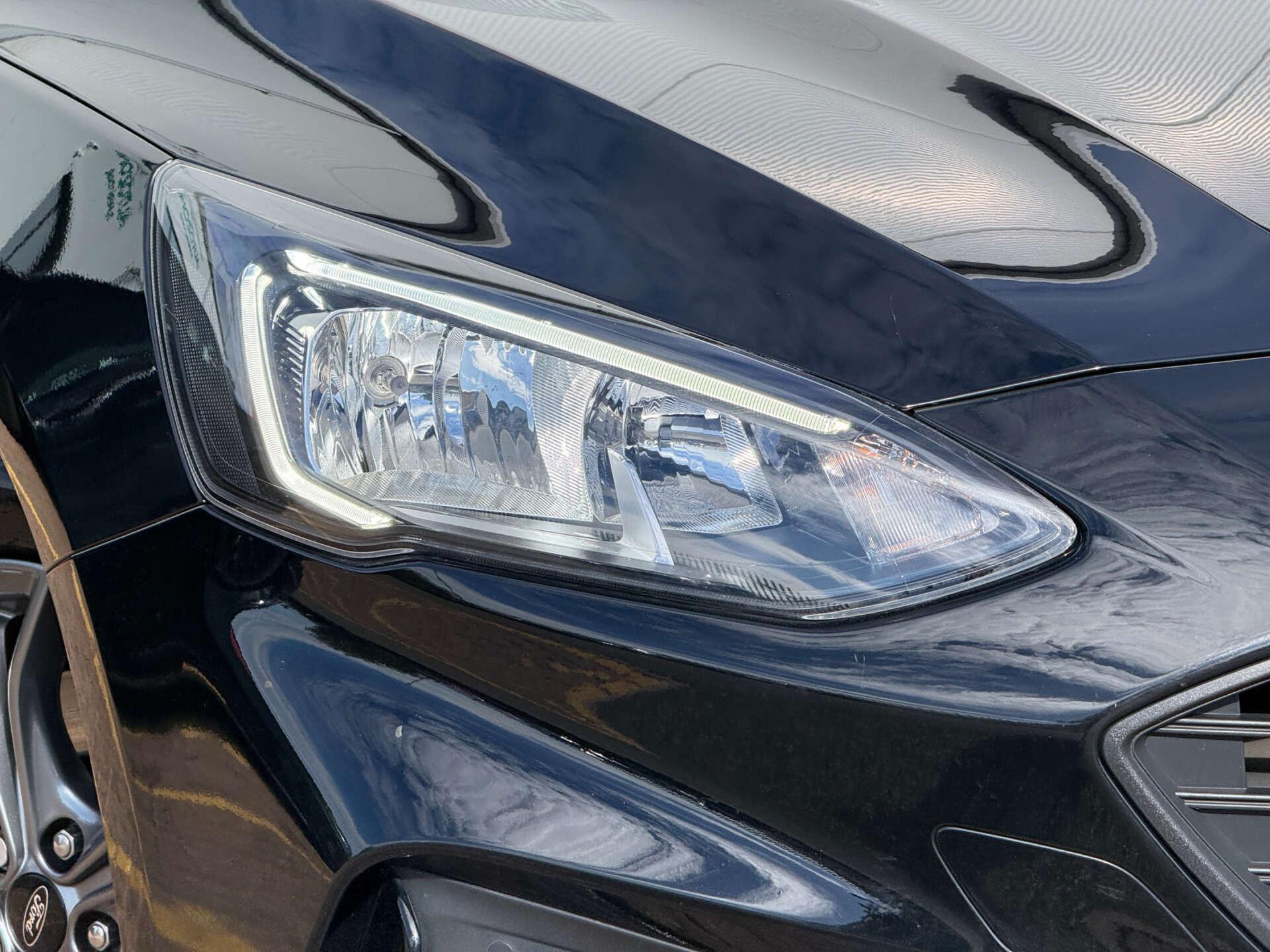 Ford Focus view 9