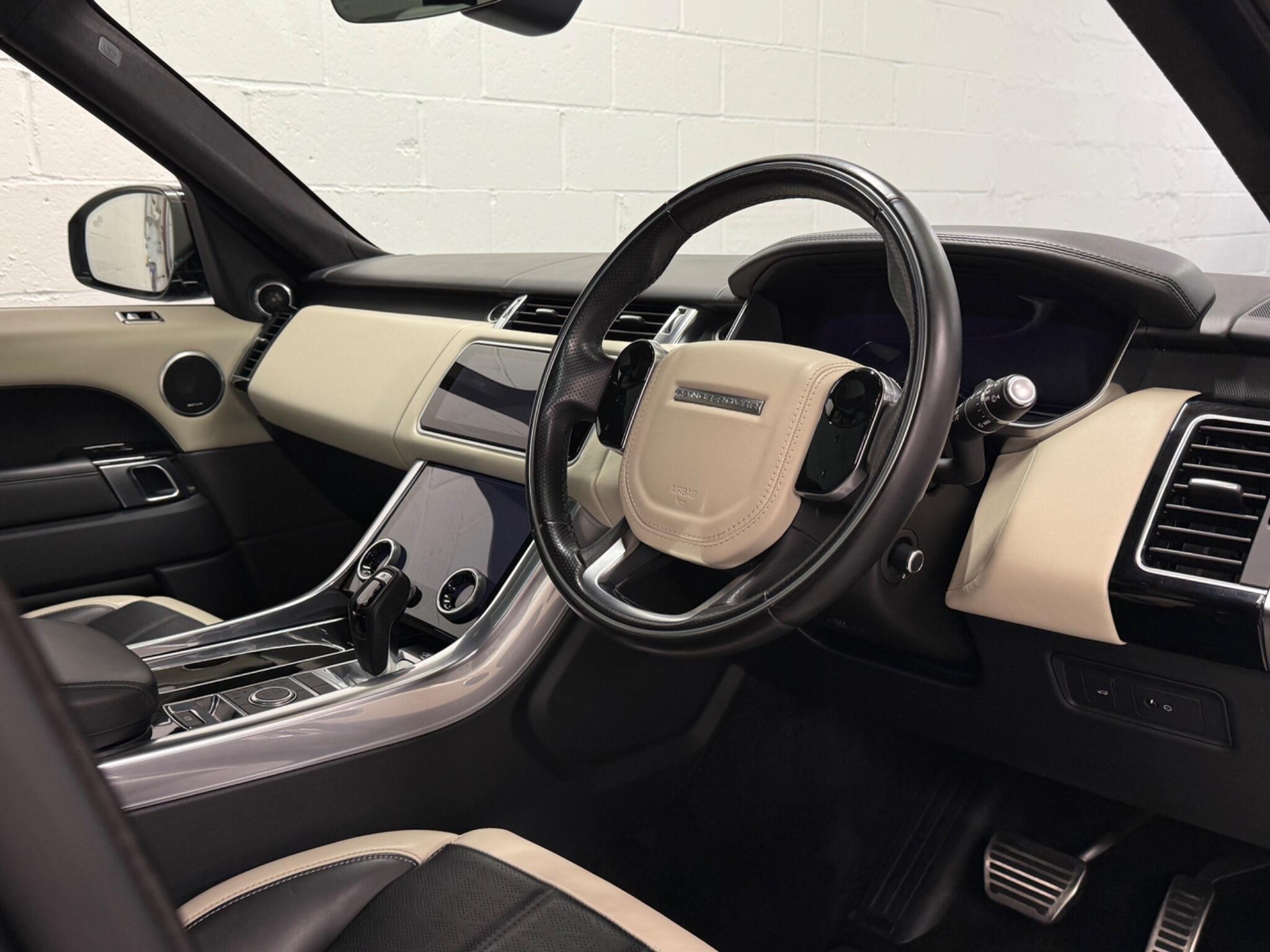 Land Rover Range Rover Sport view 3