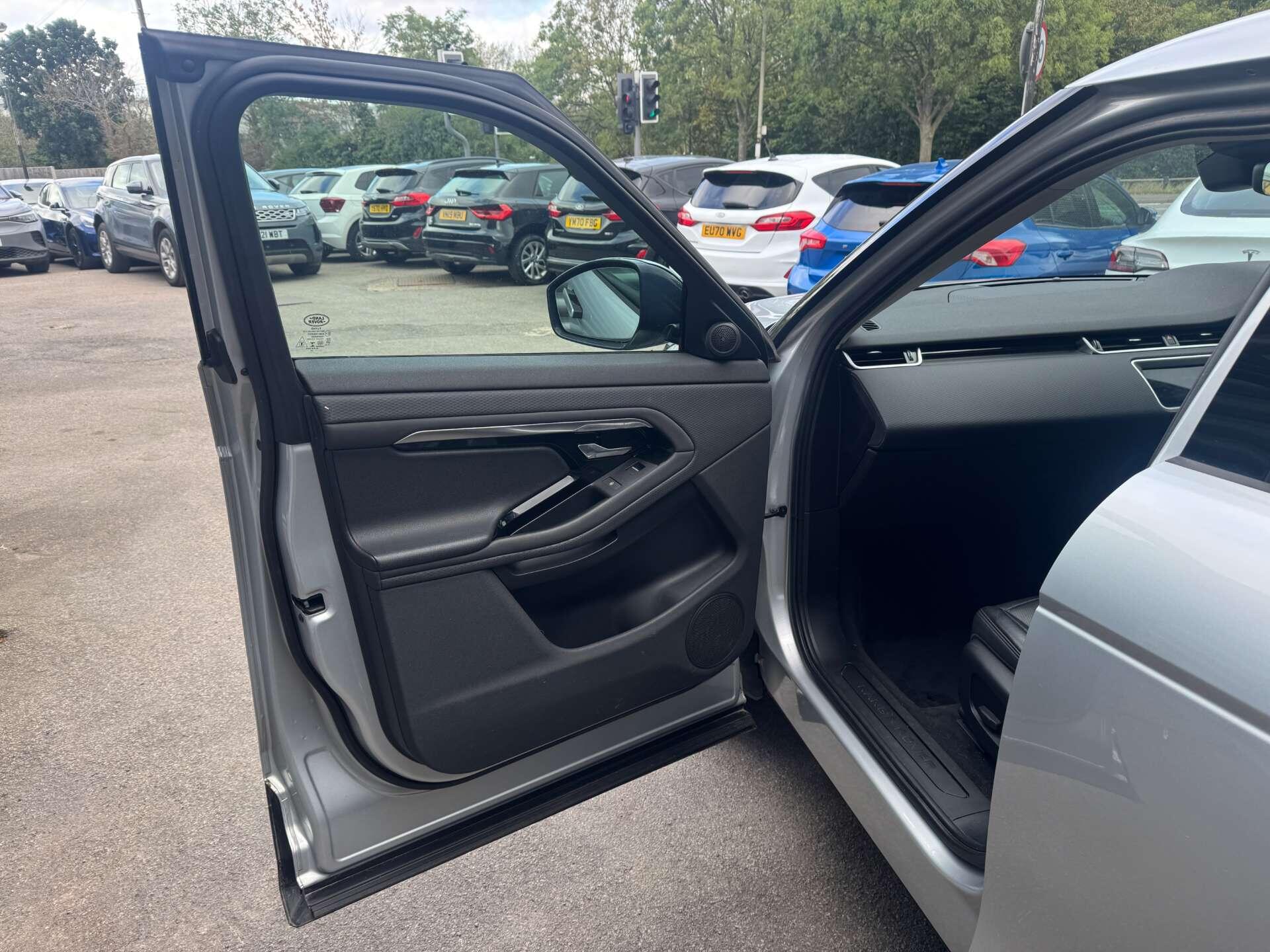 Land Rover Range Rover Evoque view 30
