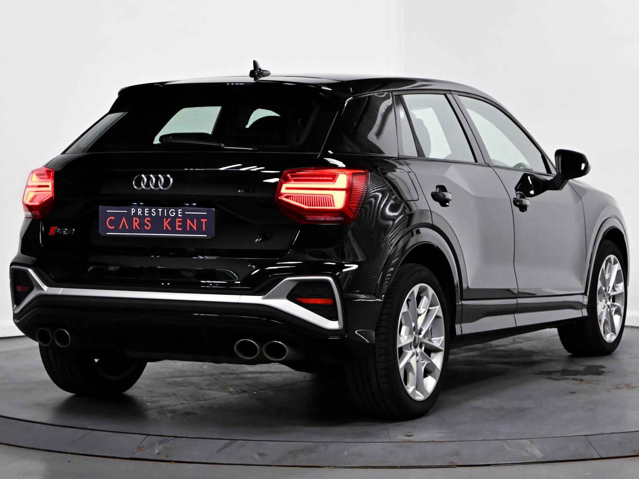 Audi SQ2 view 21