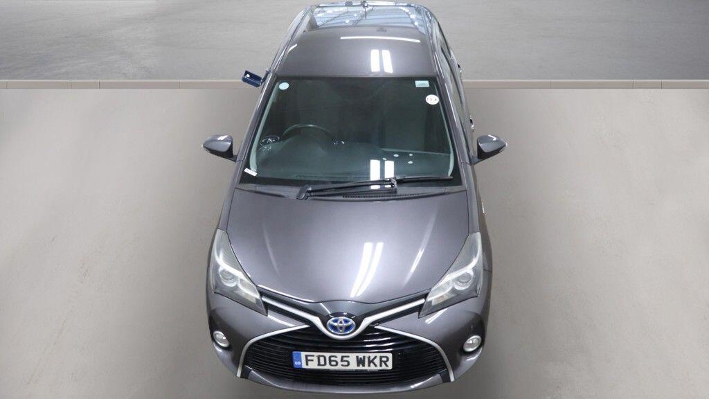 Toyota Yaris view 4