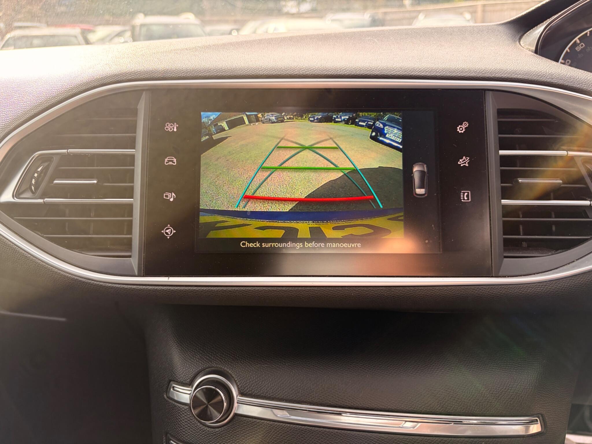 Peugeot 308 view 17